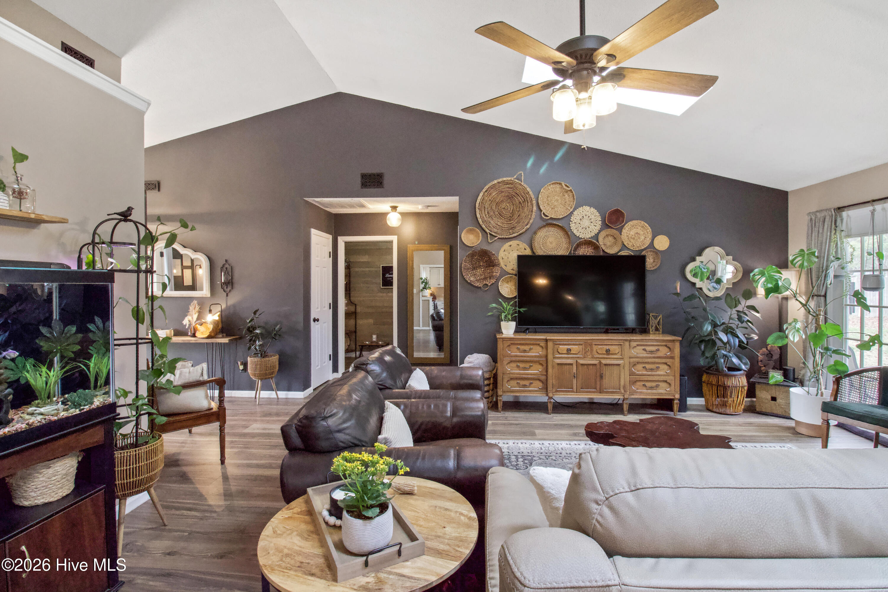 100559639 | Photo 15