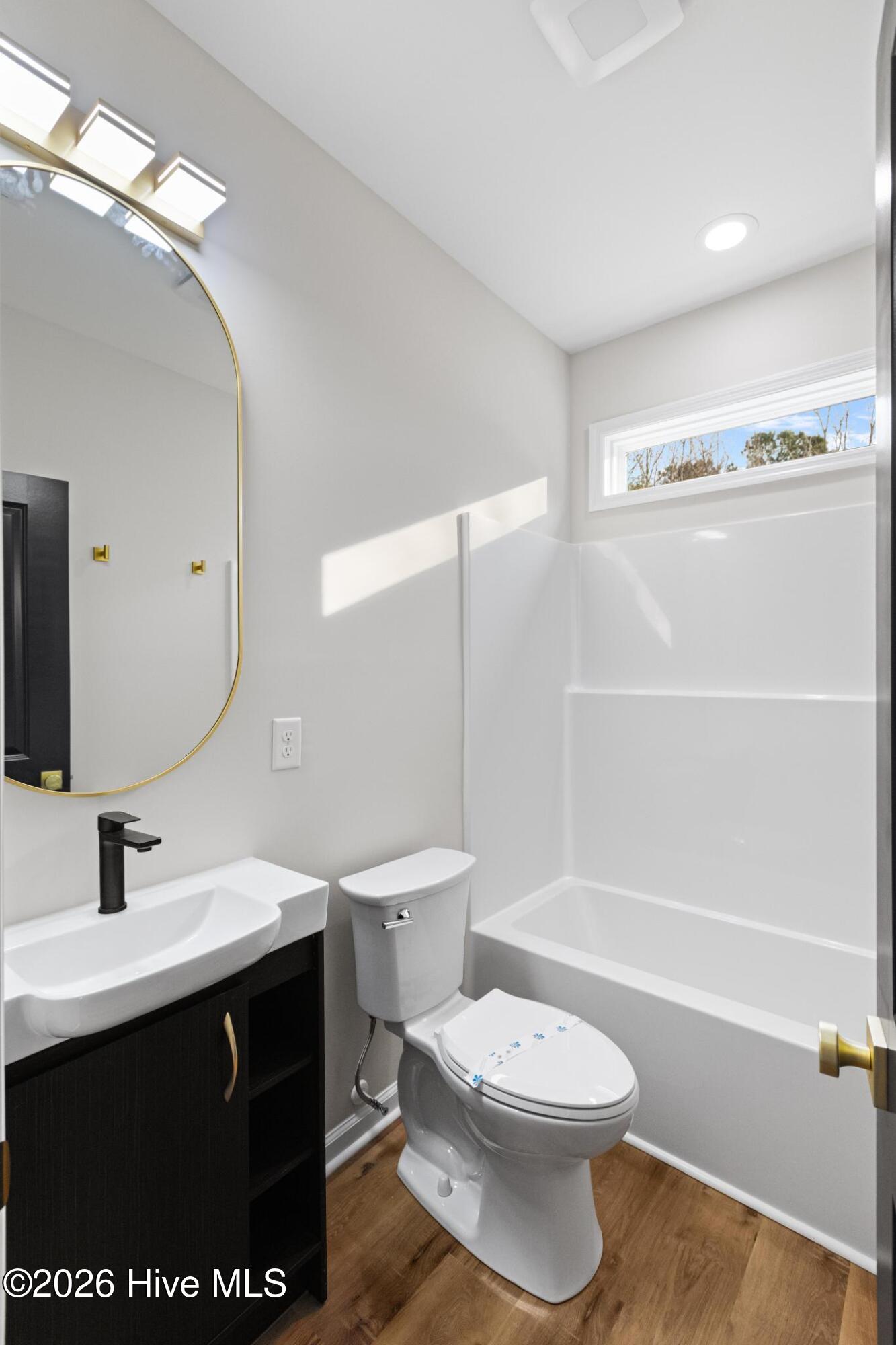 100515013 | Photo 21