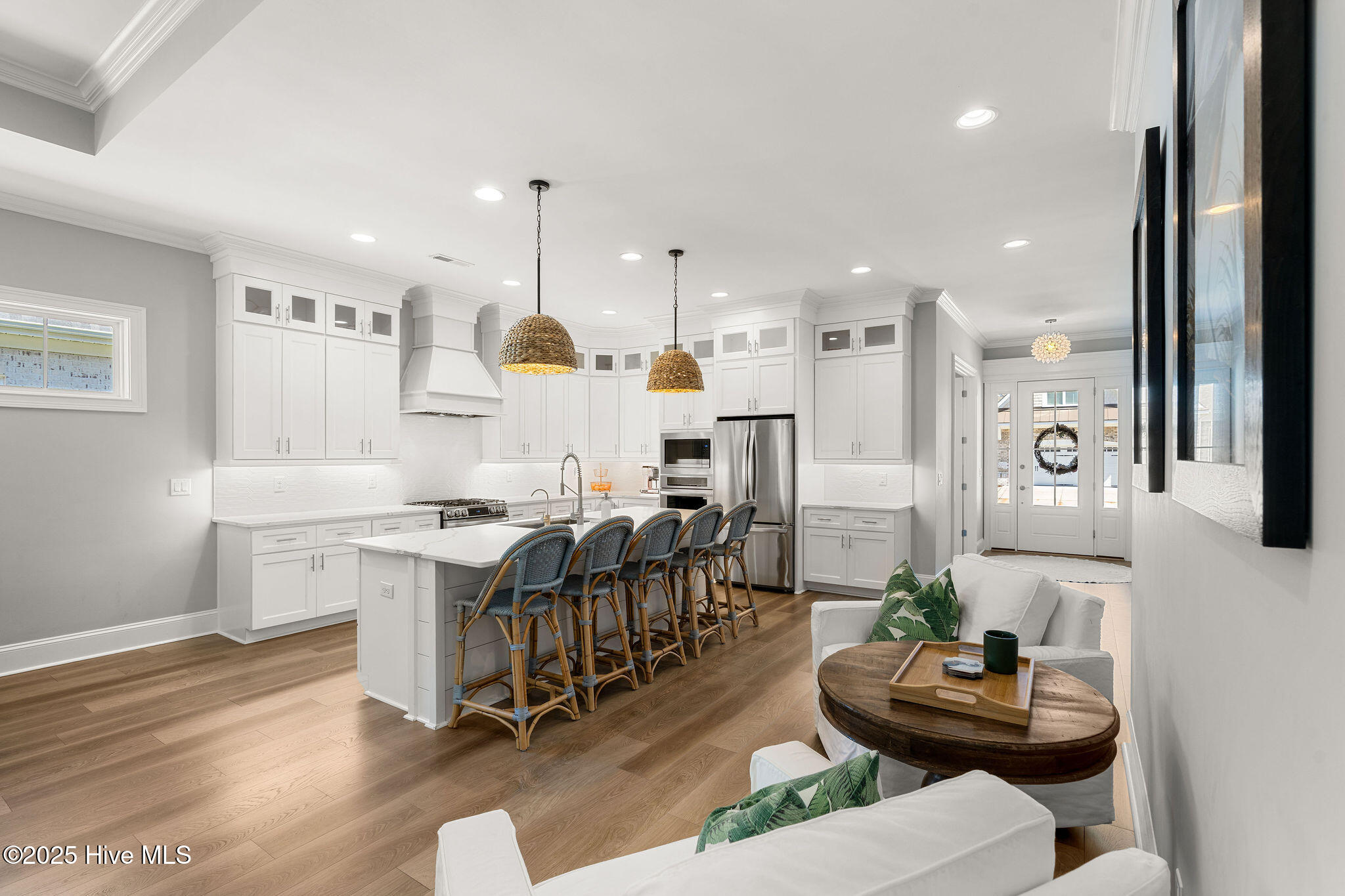 100527939 | Photo 16