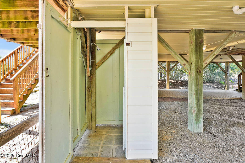 100494223 | Photo 61