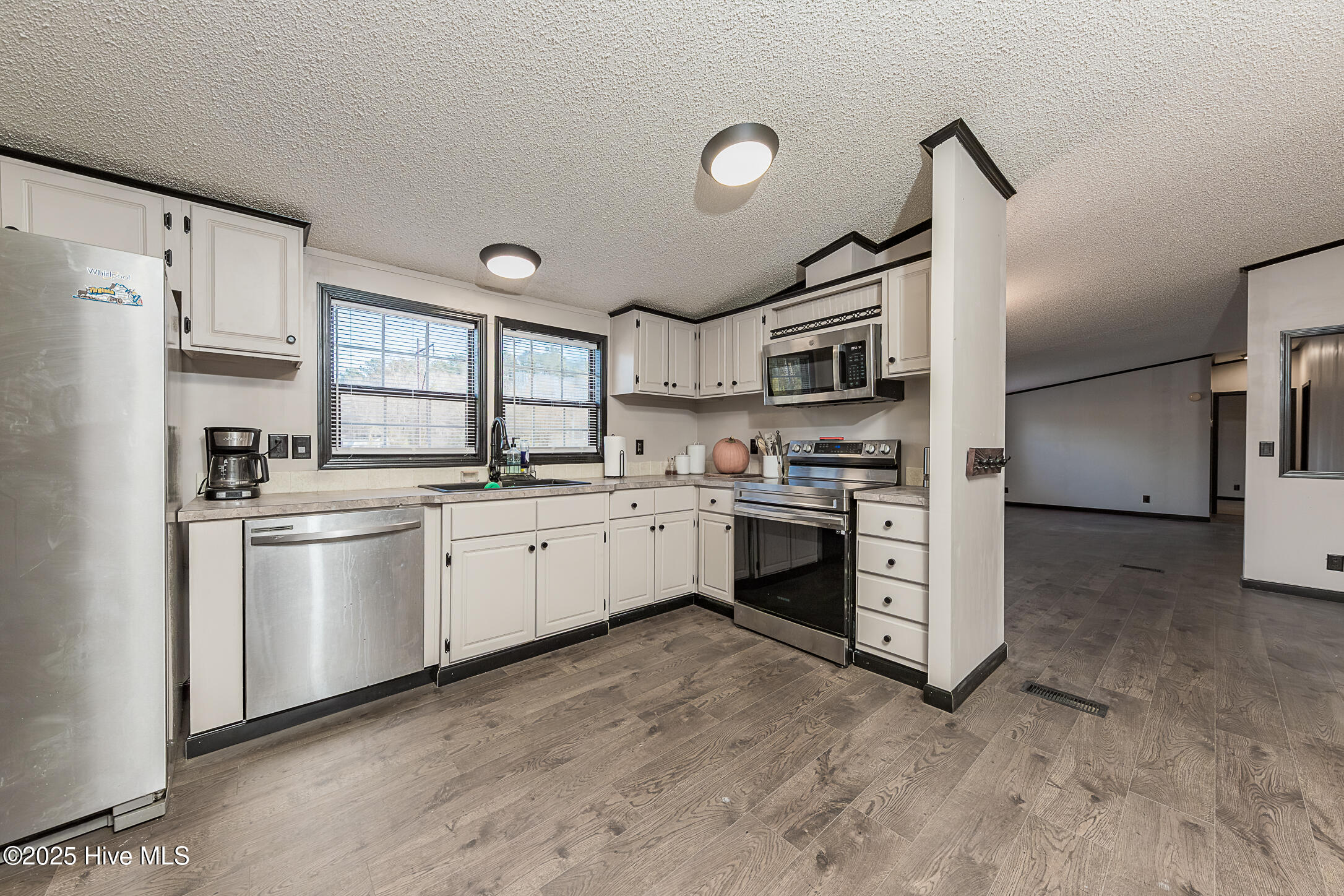 100546784 | Photo 18