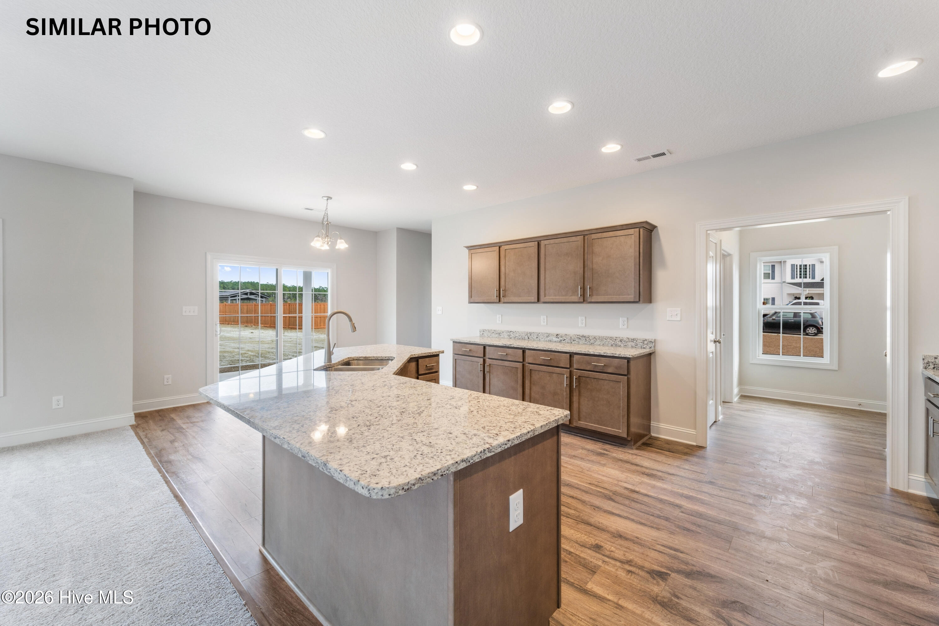 100554454 | Photo 17