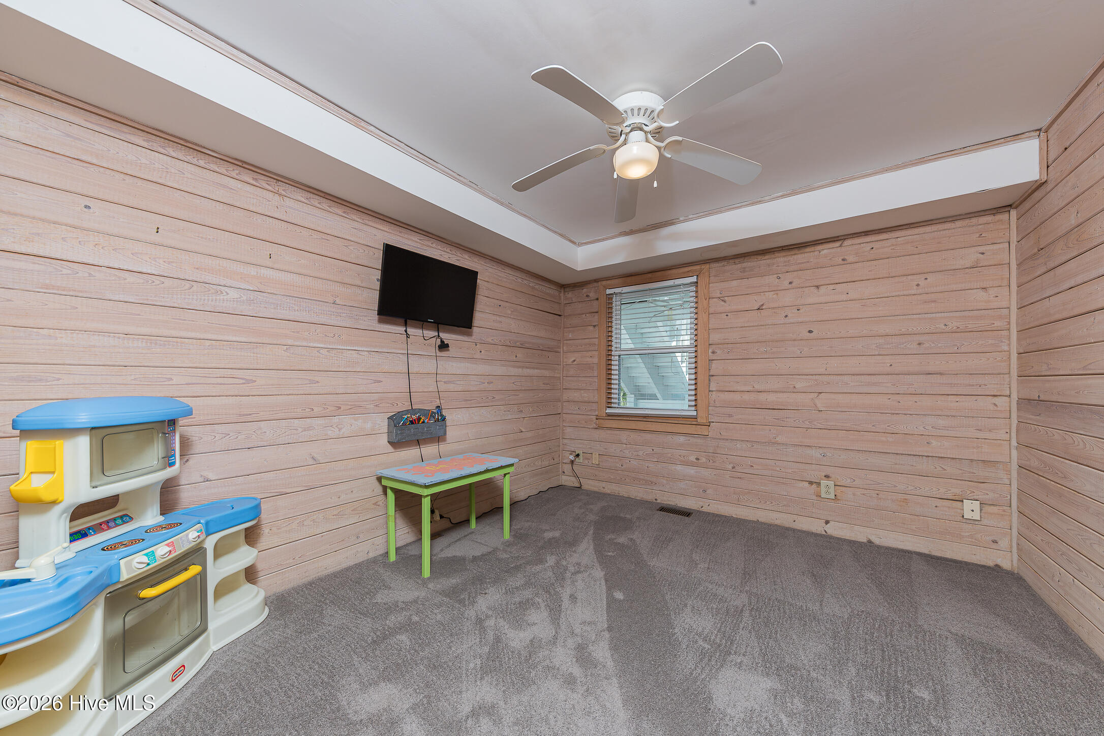 100560422 | Photo 28