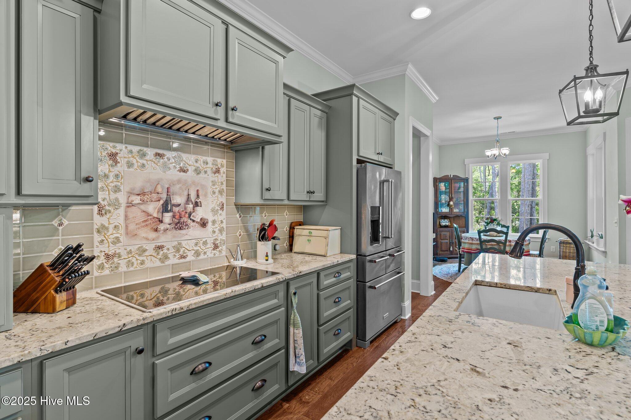 100513257 | Photo 18