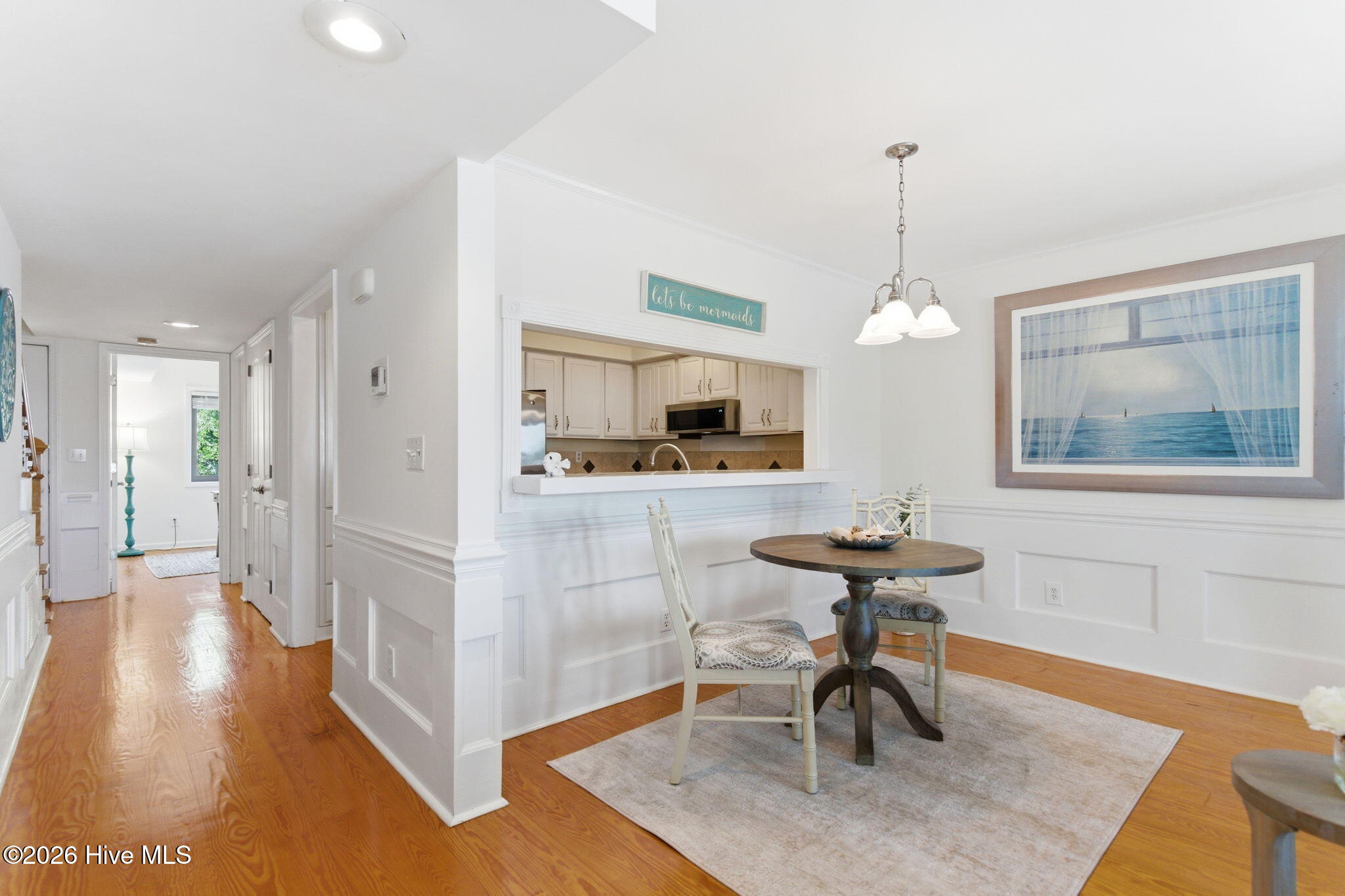 100570413 | Photo 17