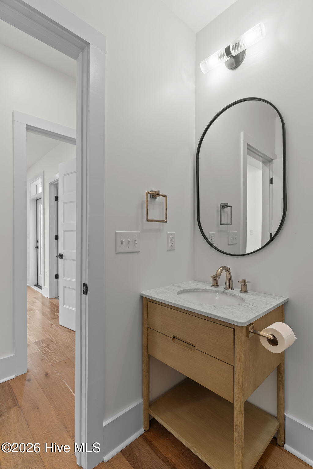 100553287 | Photo 50