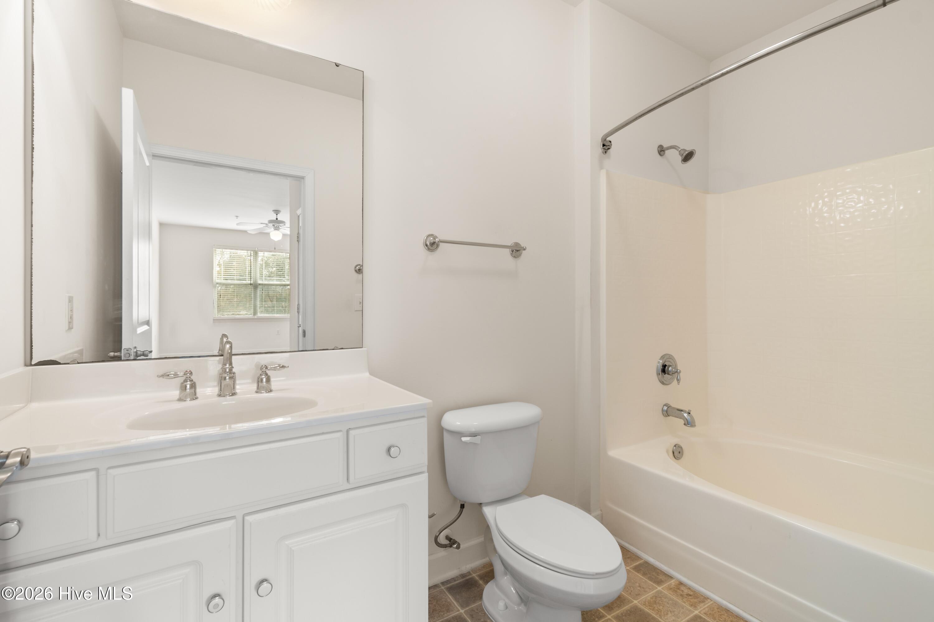 100557008 | Photo 19