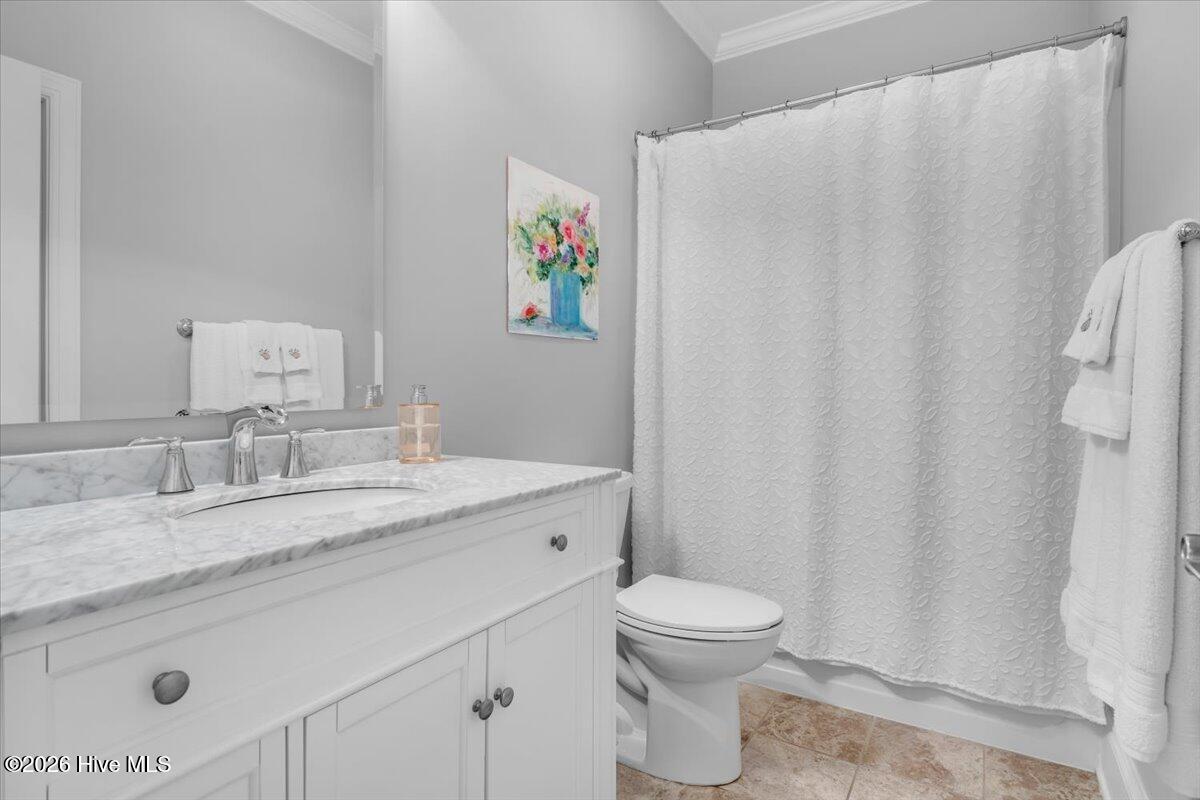 100565920 | Photo 38