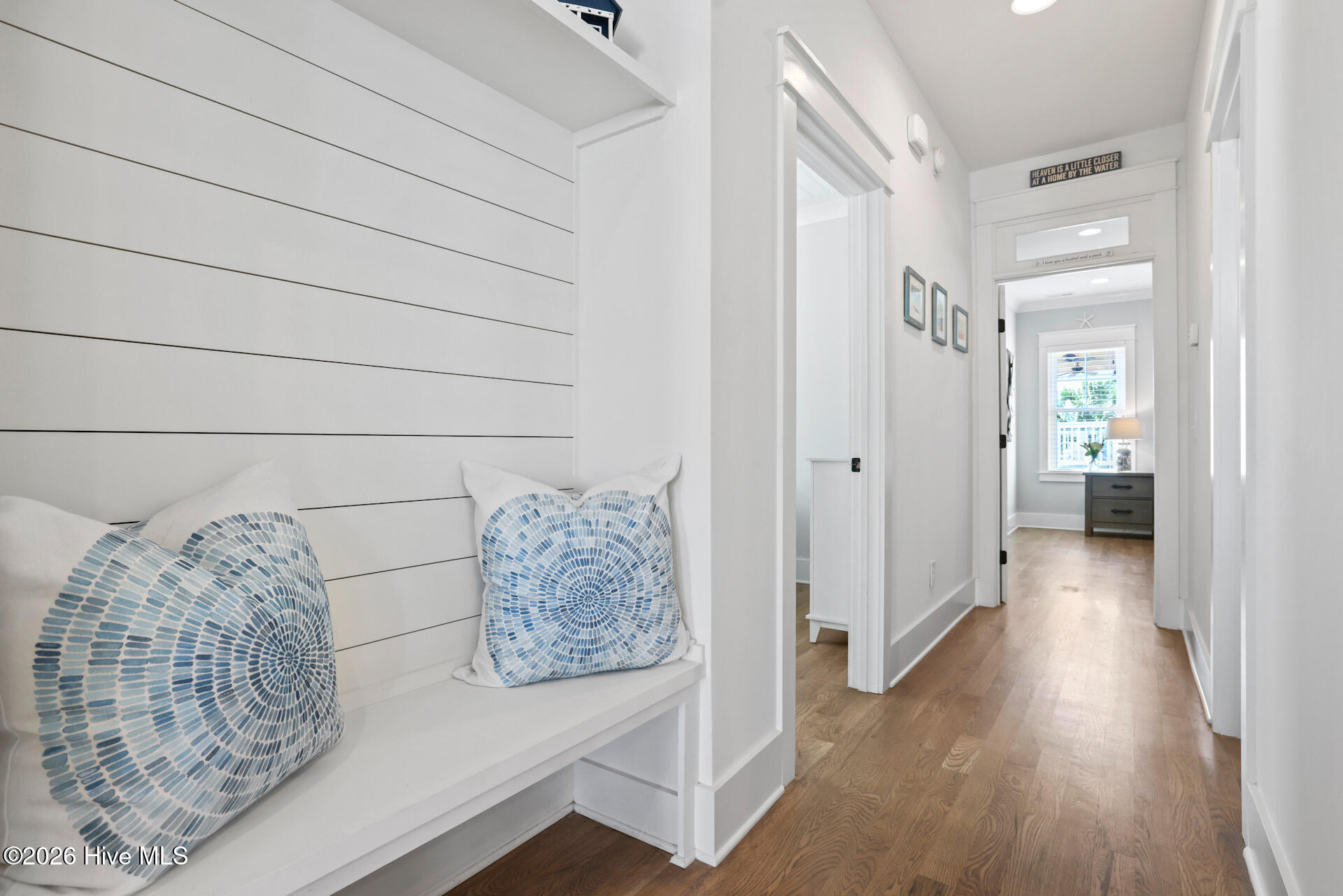 100567174 | Photo 34