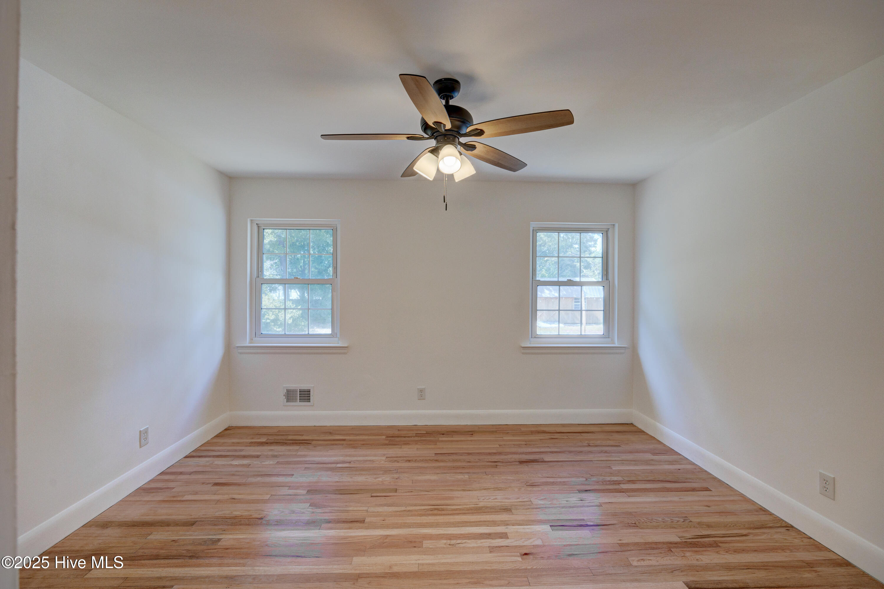 100531788 | Photo 36