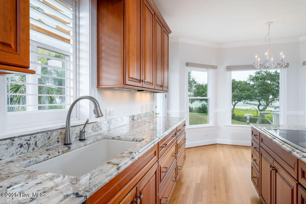 100521918 | Photo 24