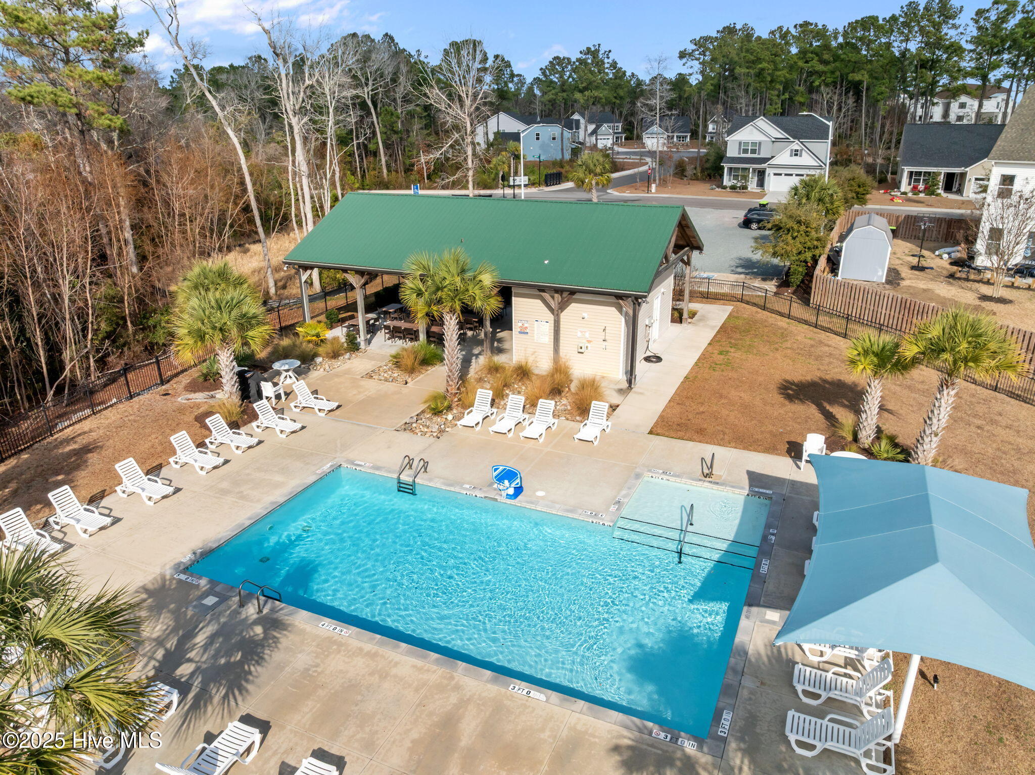 100547025 | Photo 41