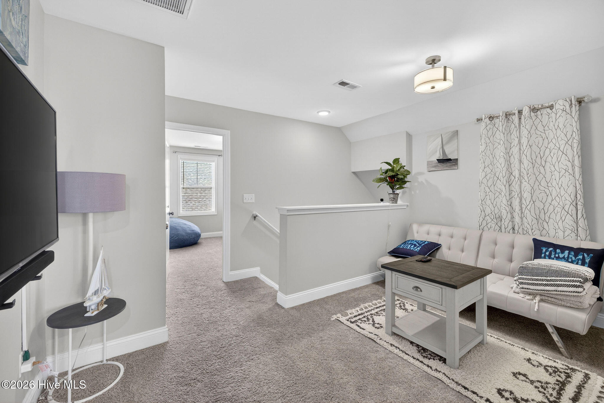 100570074 | Photo 26