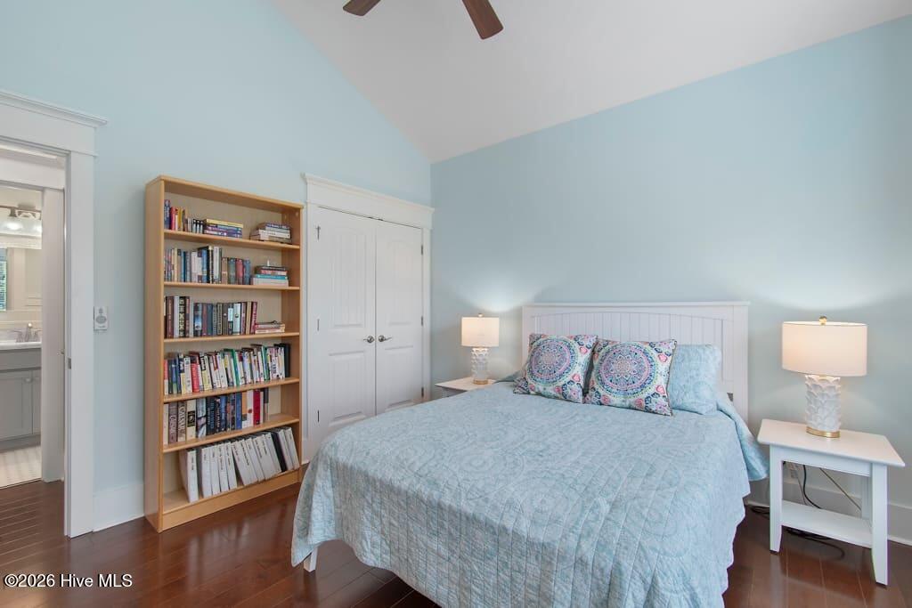 100562919 | Photo 49