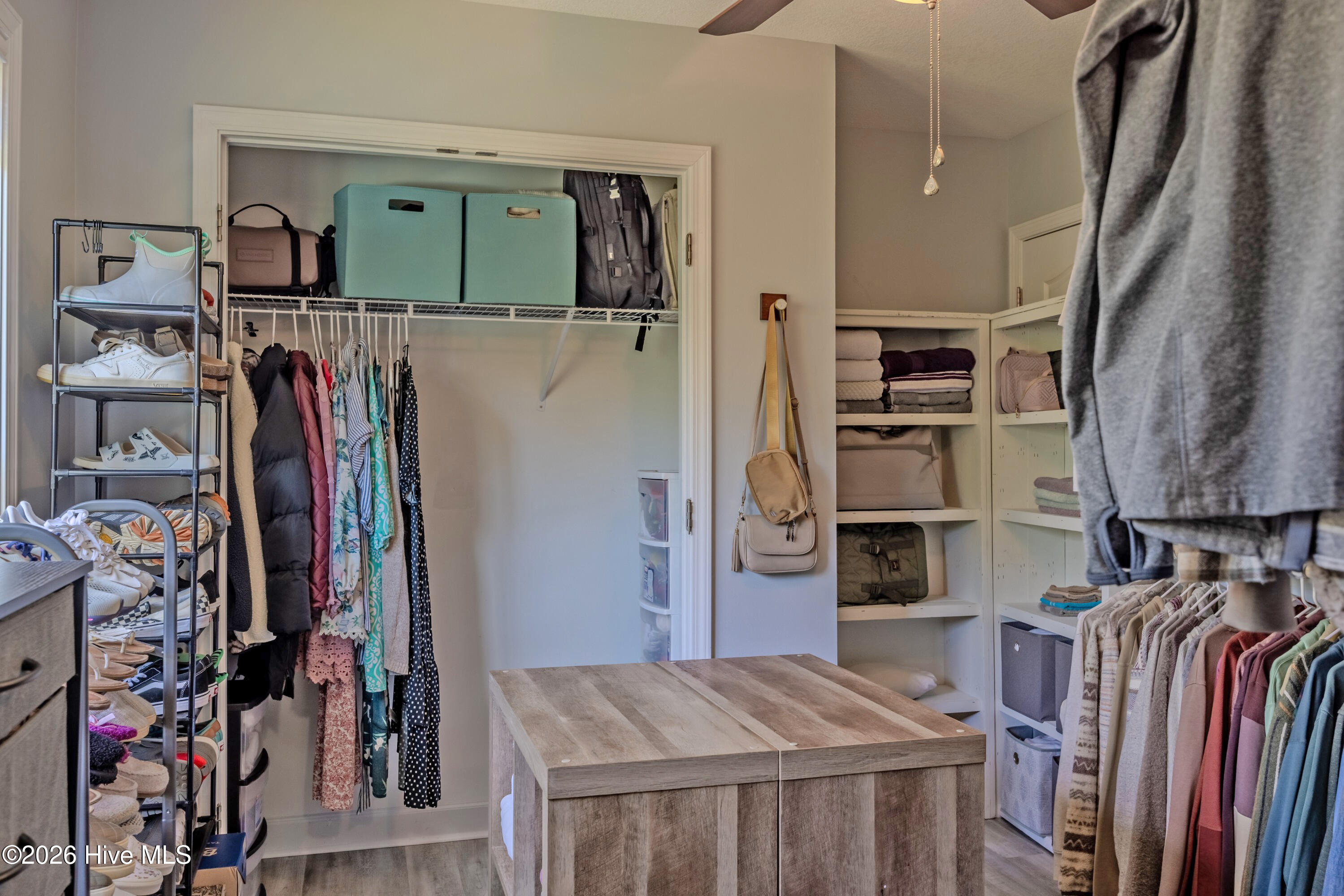 100562922 | Photo 28