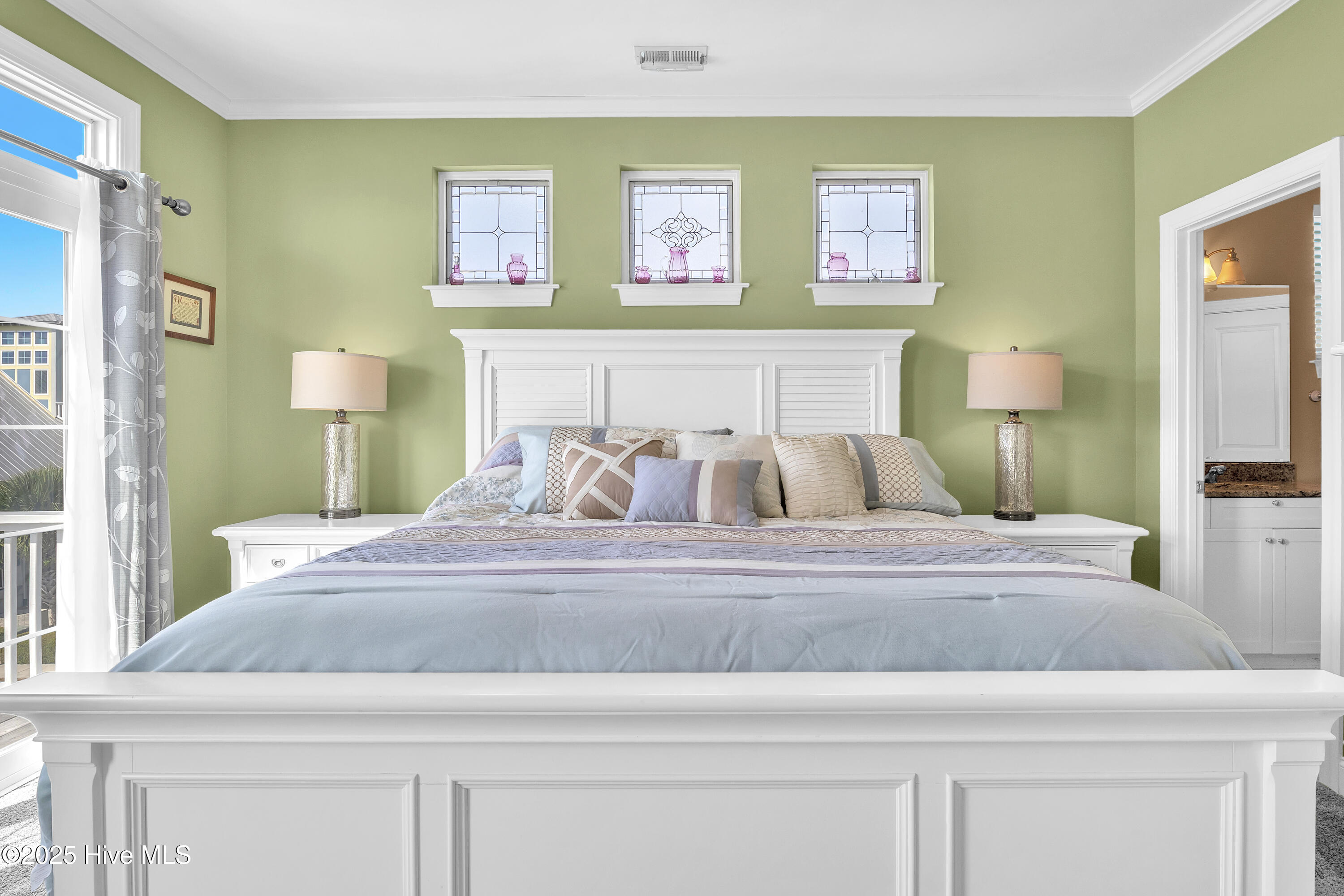 100529504 | Photo 22