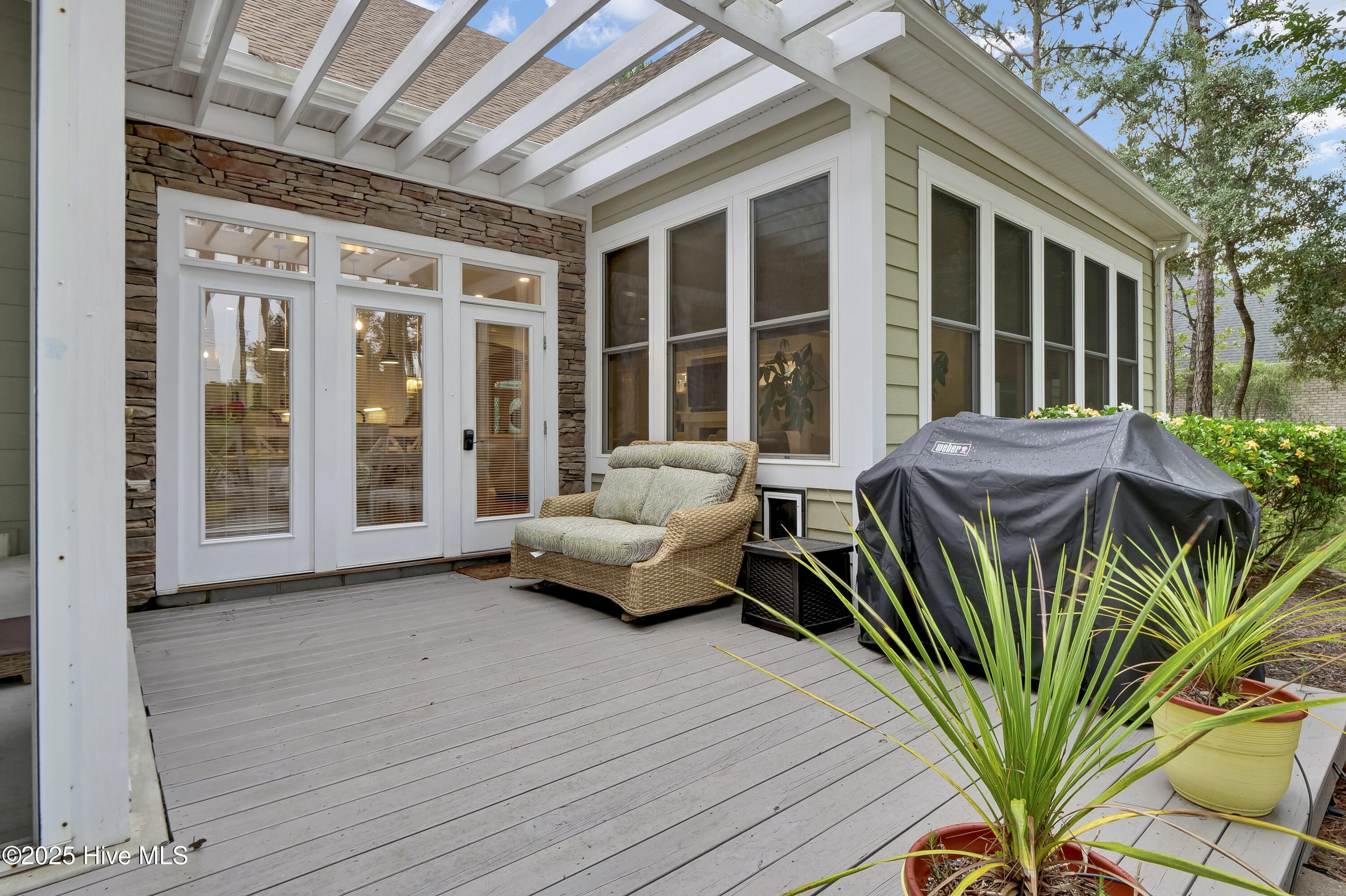 100511674 | Photo 44