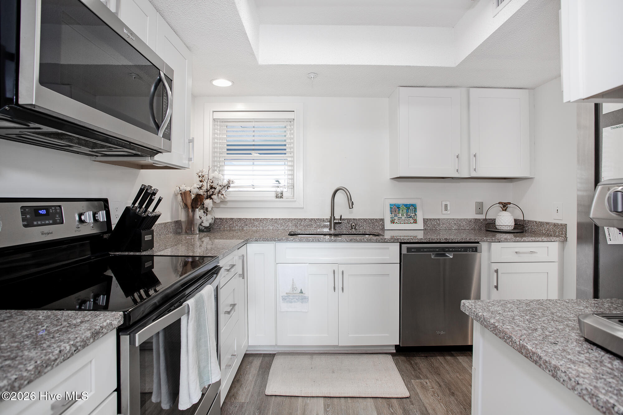 100561170 | Photo 12