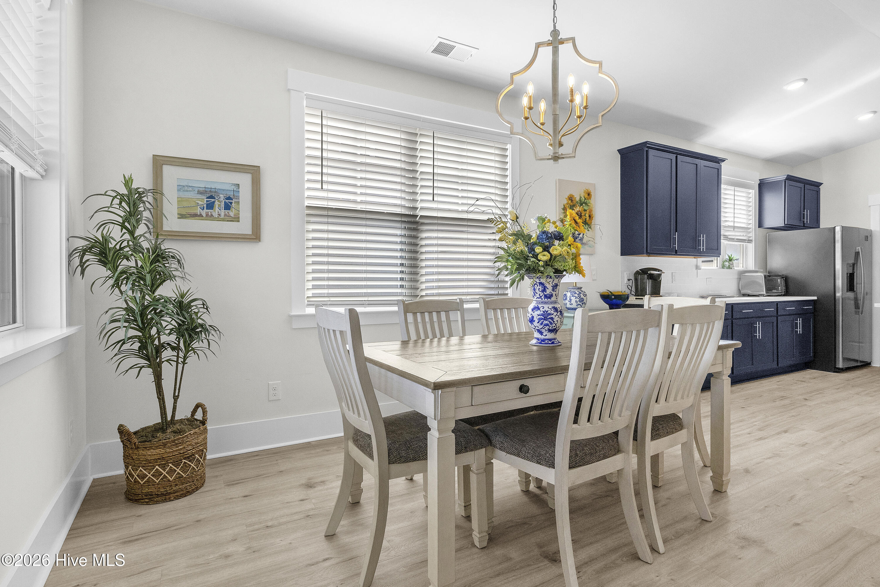 100557593 | Photo 23