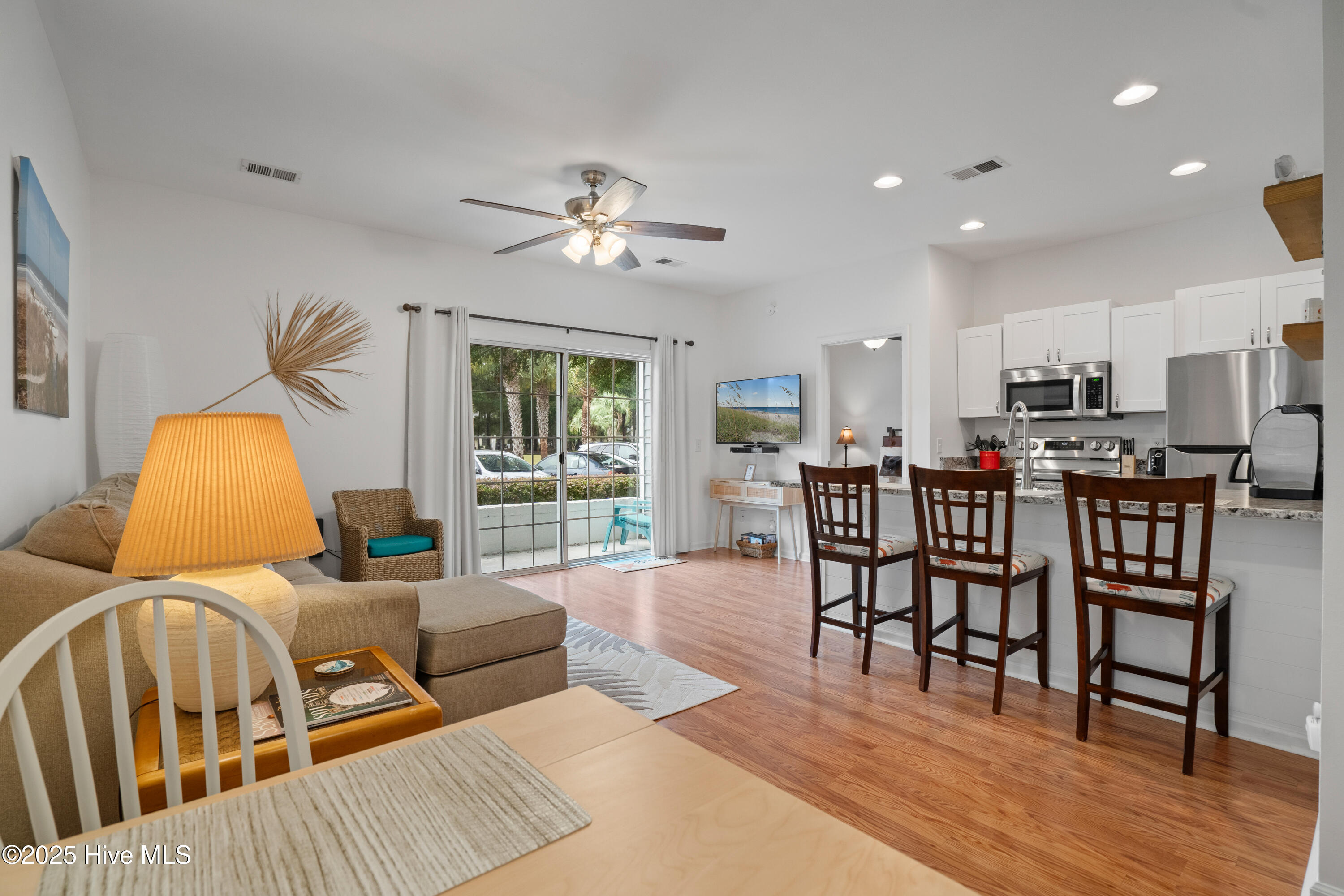 100533725 | Photo 10