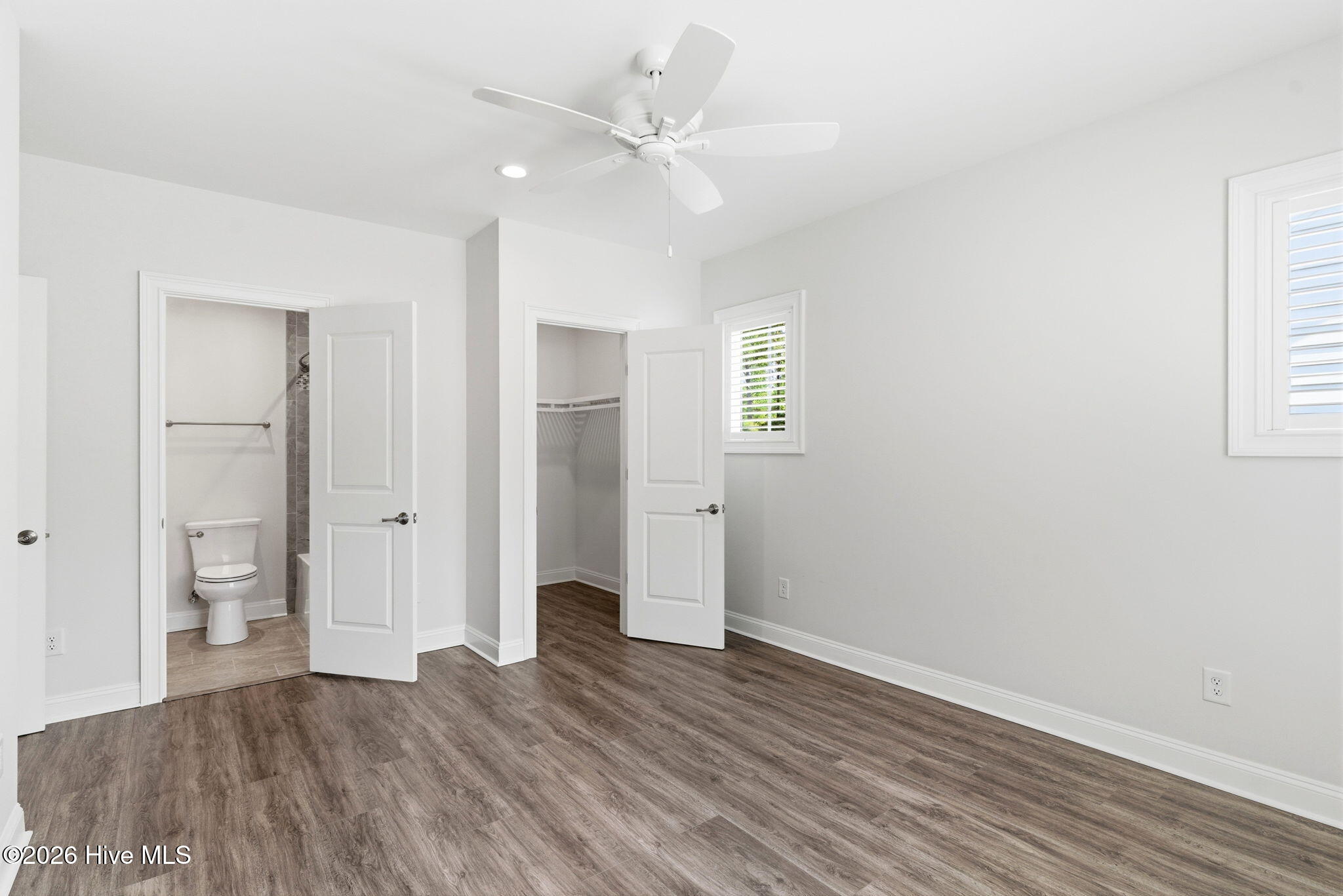 100569885 | Photo 36