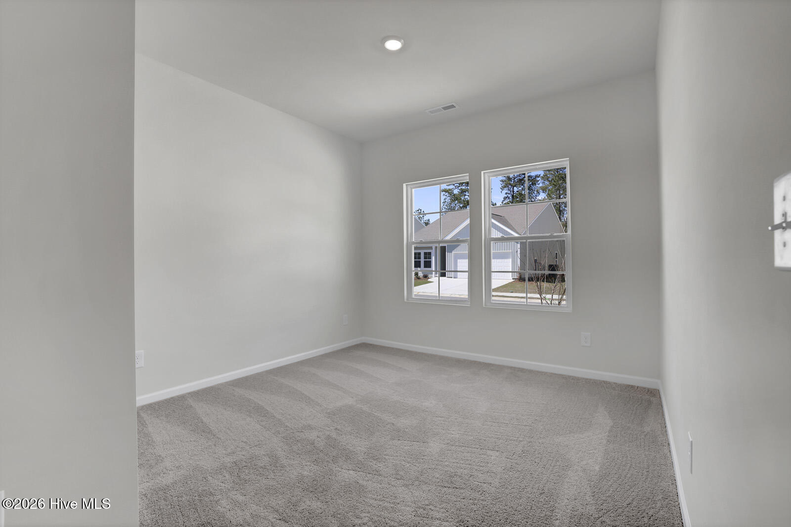 100550326 | Photo 19