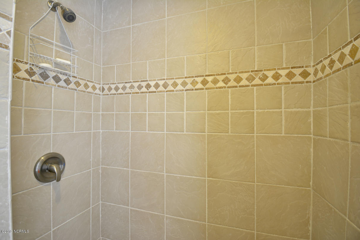 100504297 | Photo 17