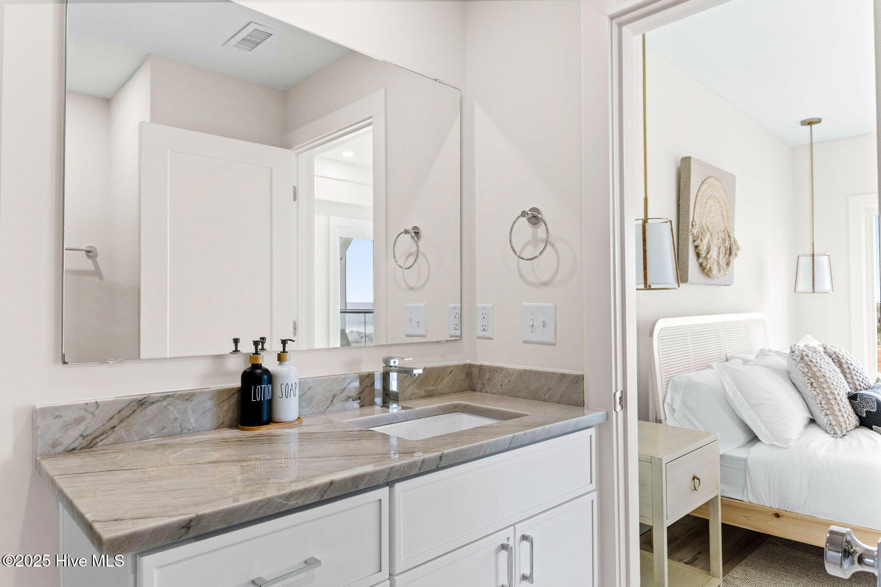 100523204 | Photo 27