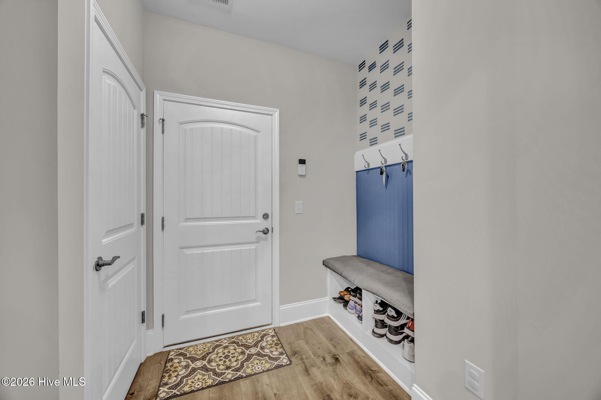 100564994 | Photo 13