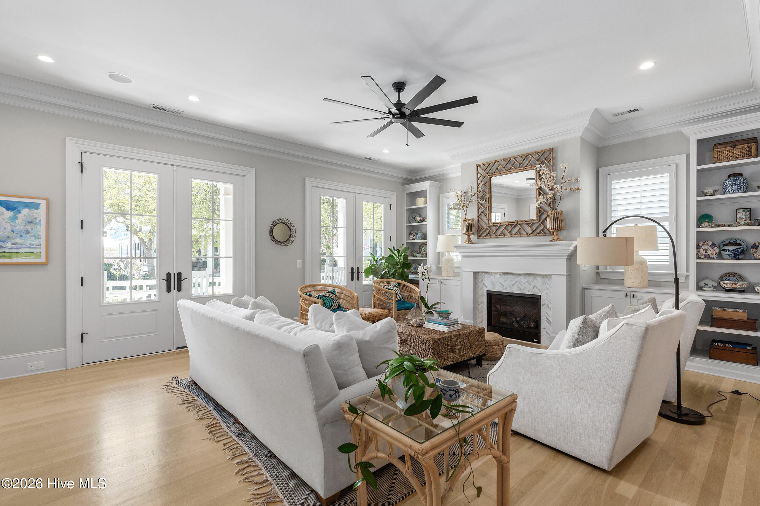 100563719 | Photo 13