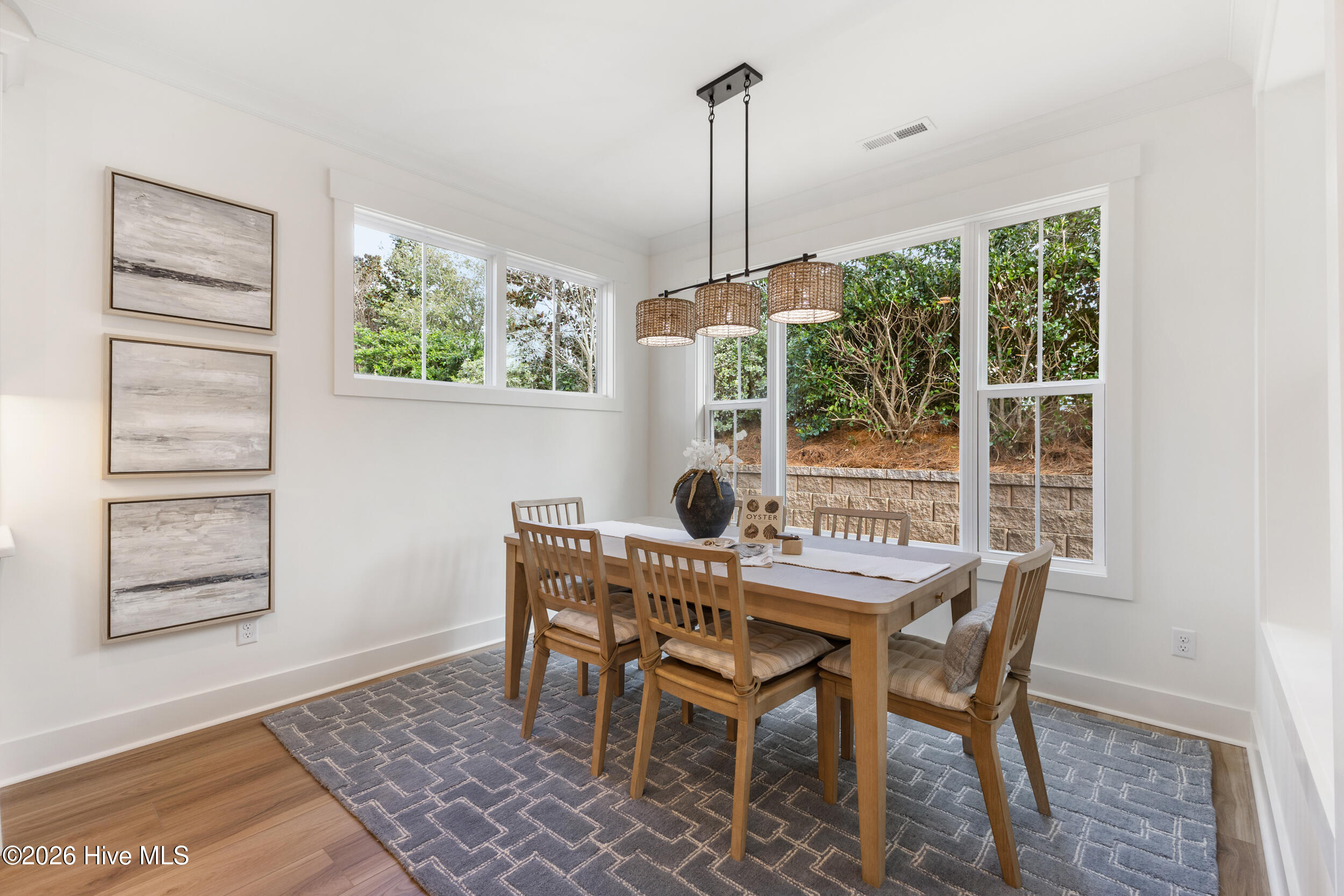 100561477 | Photo 14