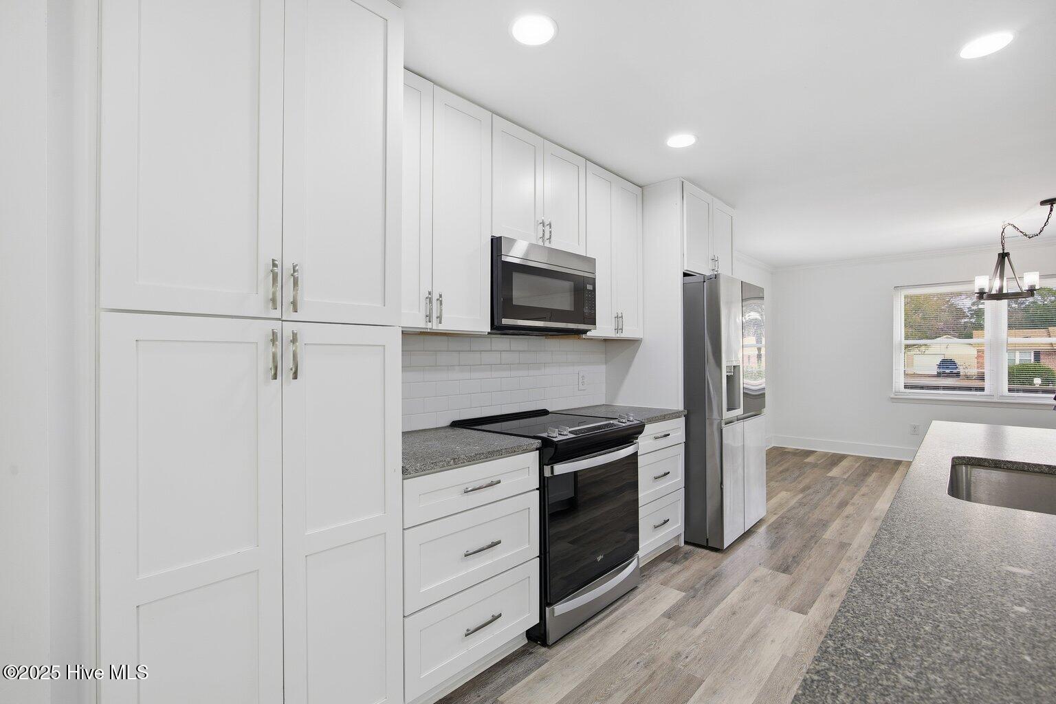 100543784 | Photo 19