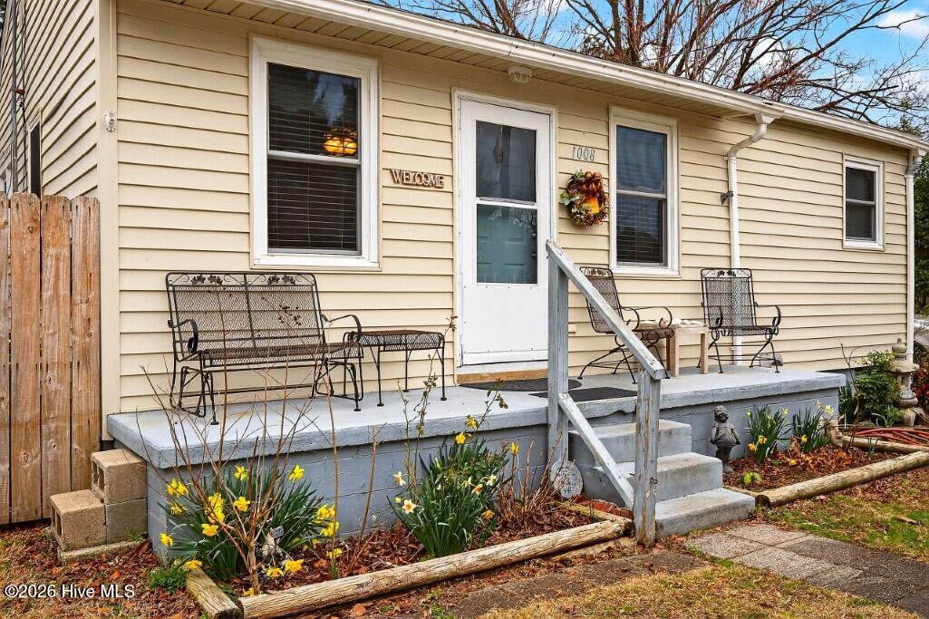 Homes for sale in New Bern, NC | 1008 Tatum Dr, New Bern, NC 28560 | MLS# 100557652