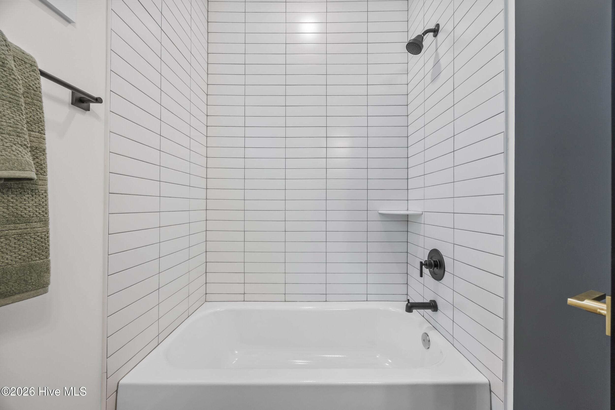 100566650 | Photo 28