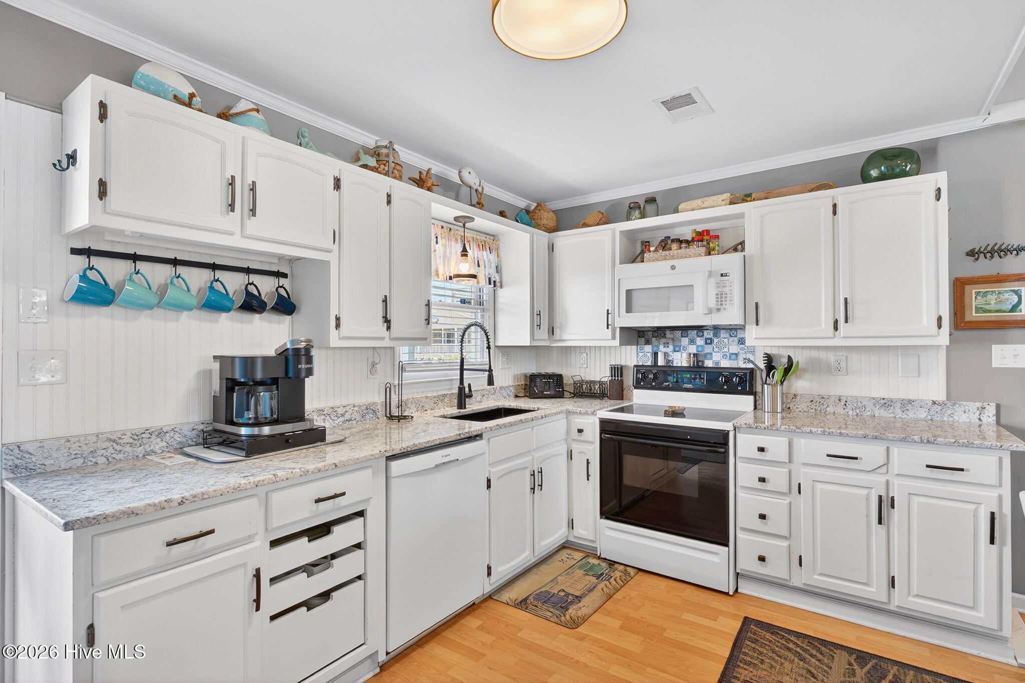 100554629 | Photo 17