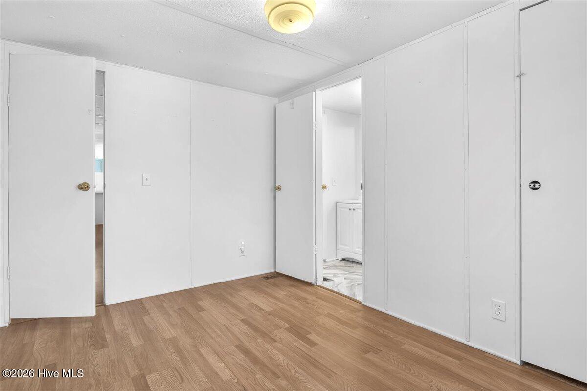 100549711 | Photo 27