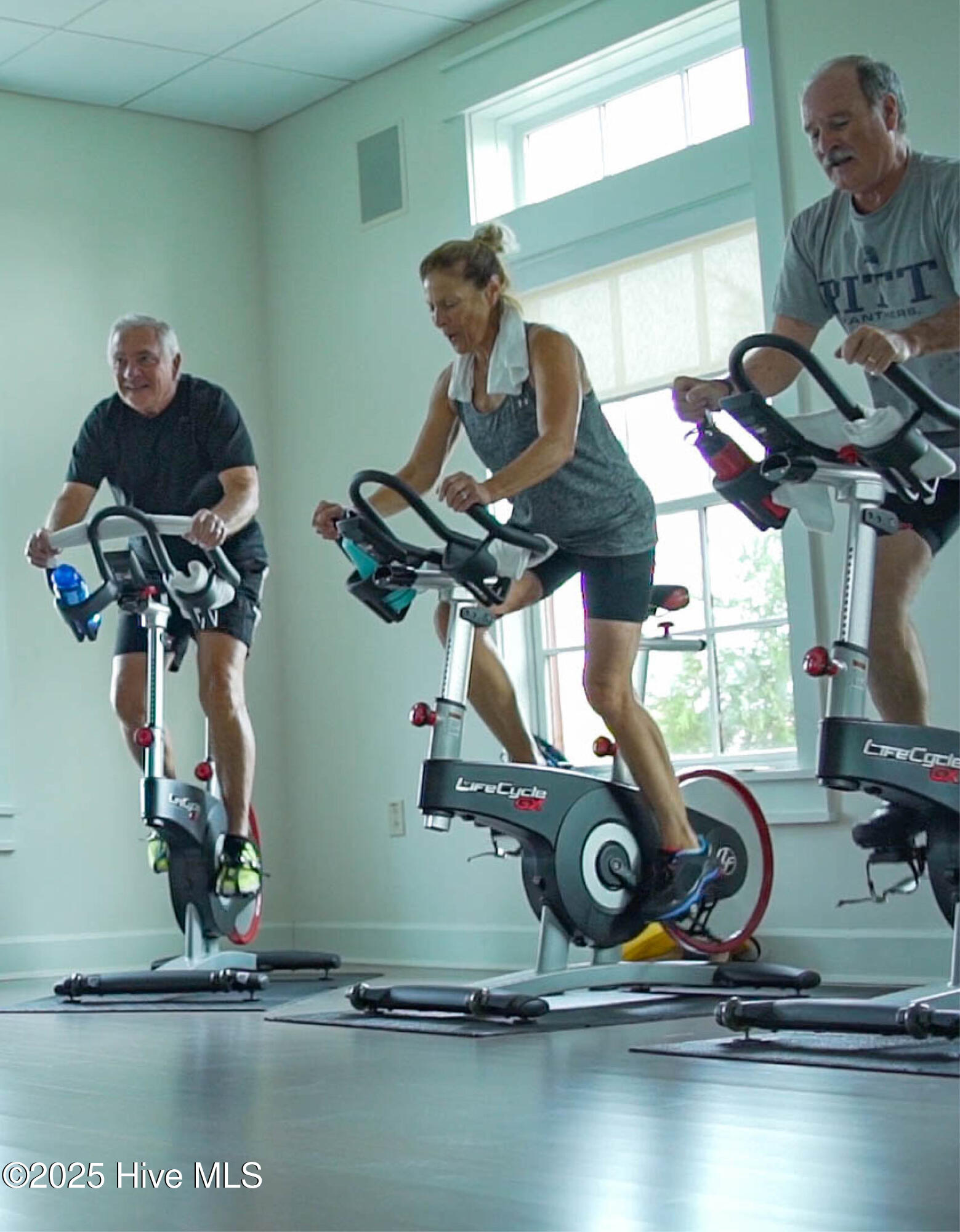 100526851 | Photo 74