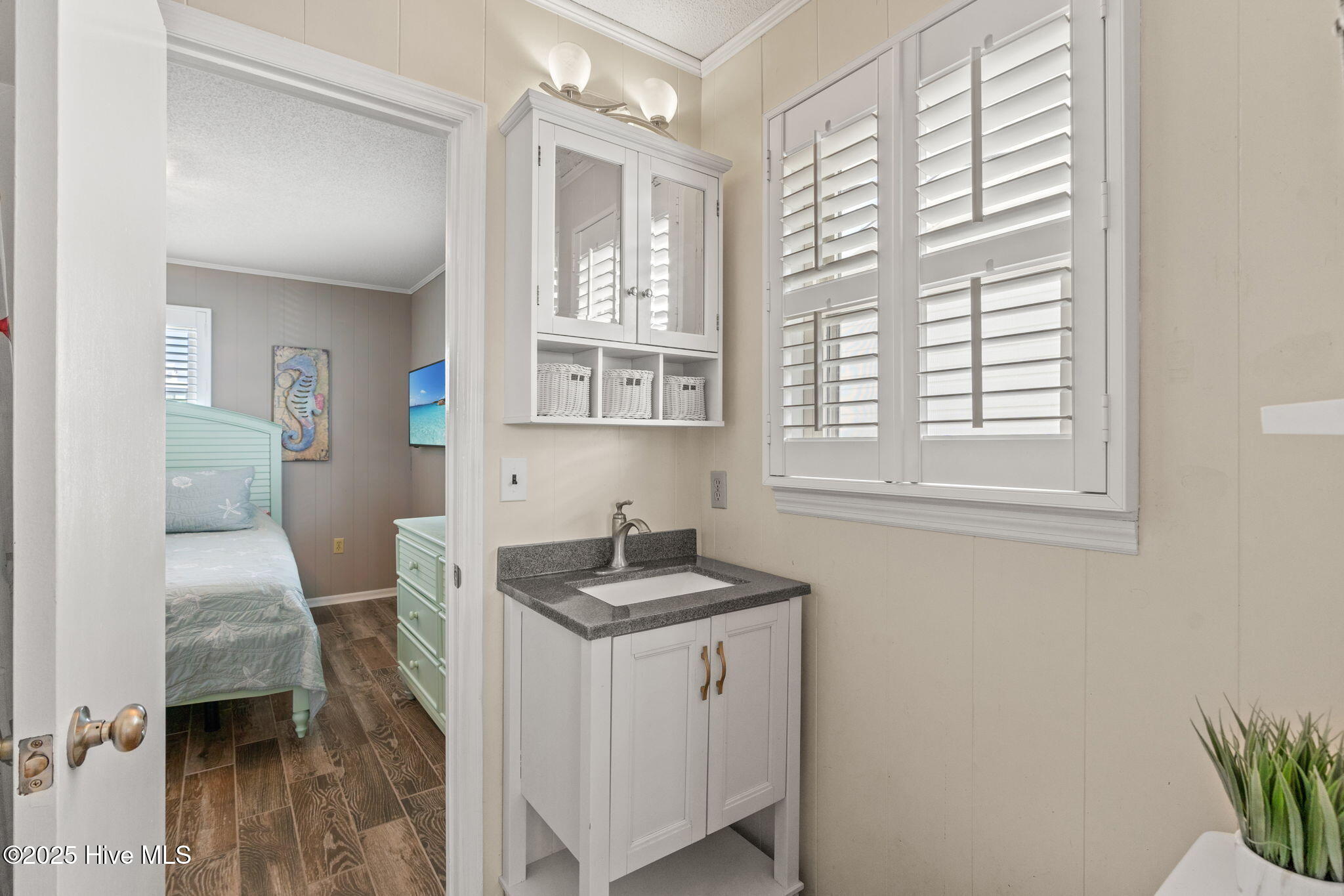 Bathroom #2 - accessible between two bedrooms