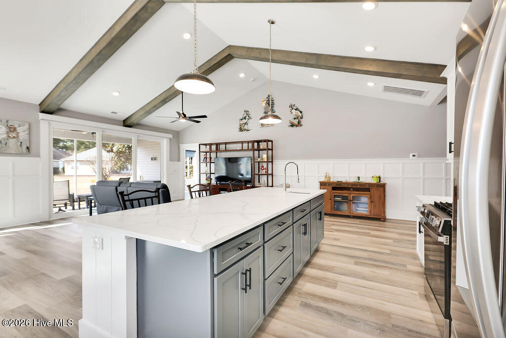 100555392 | Photo 10