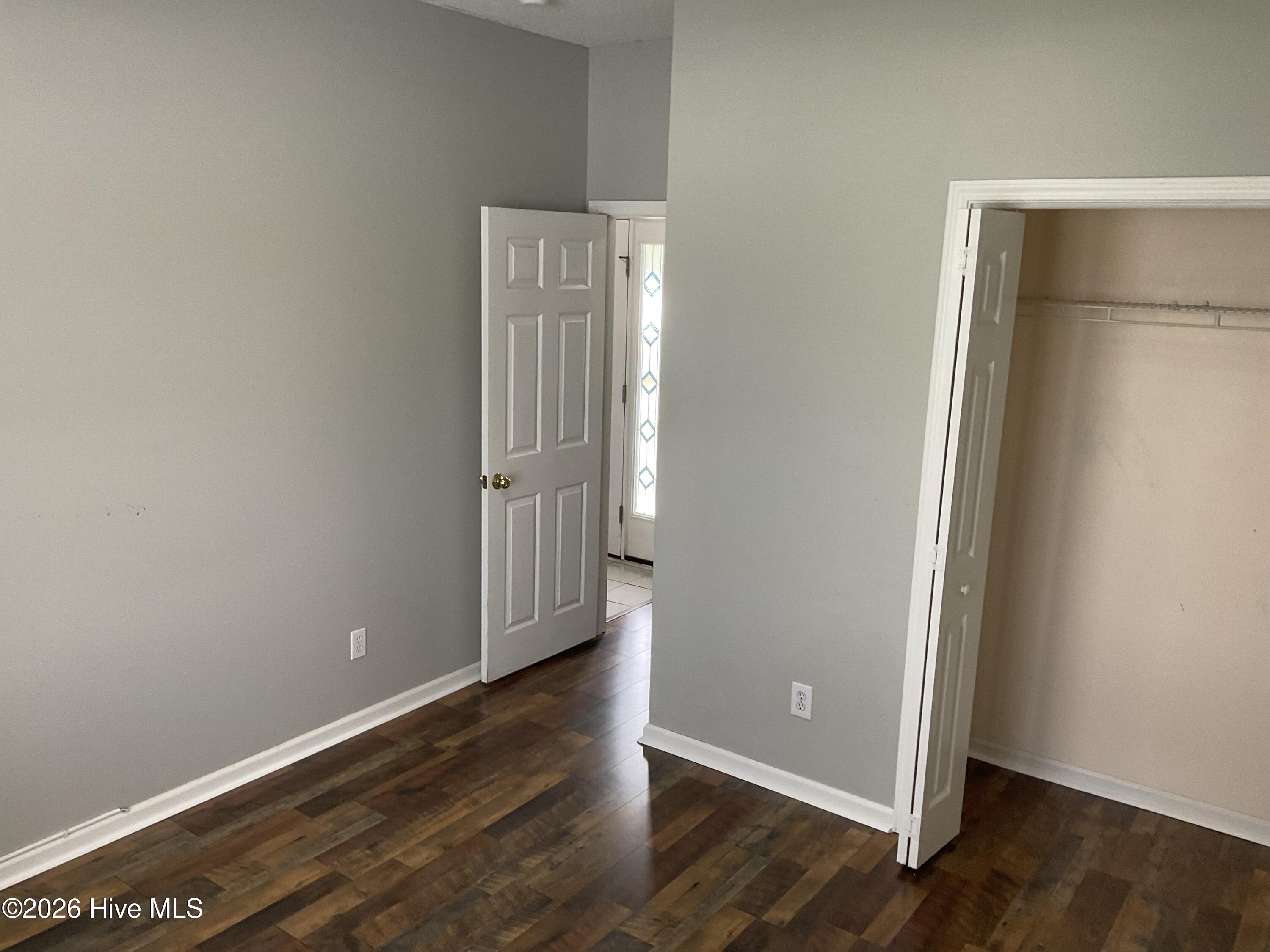 100563280 | Photo 15