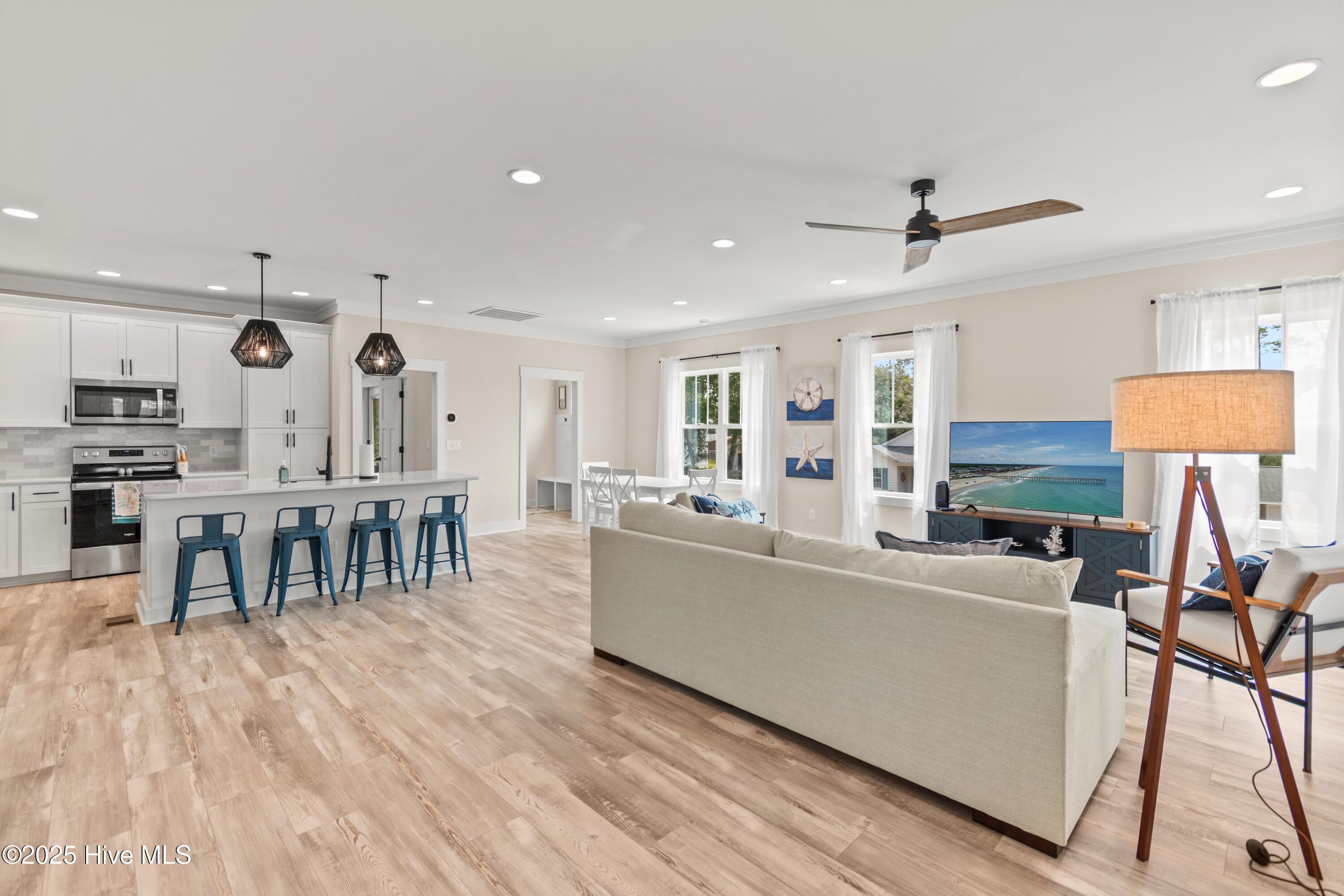 100544300 | Photo 17