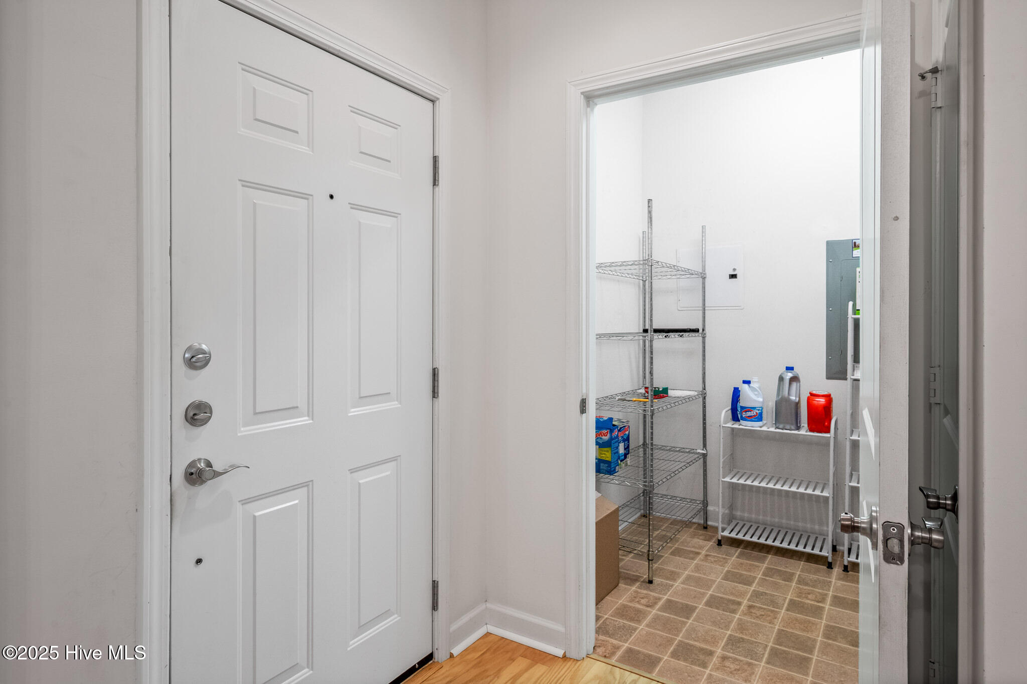 100546271 | Photo 22