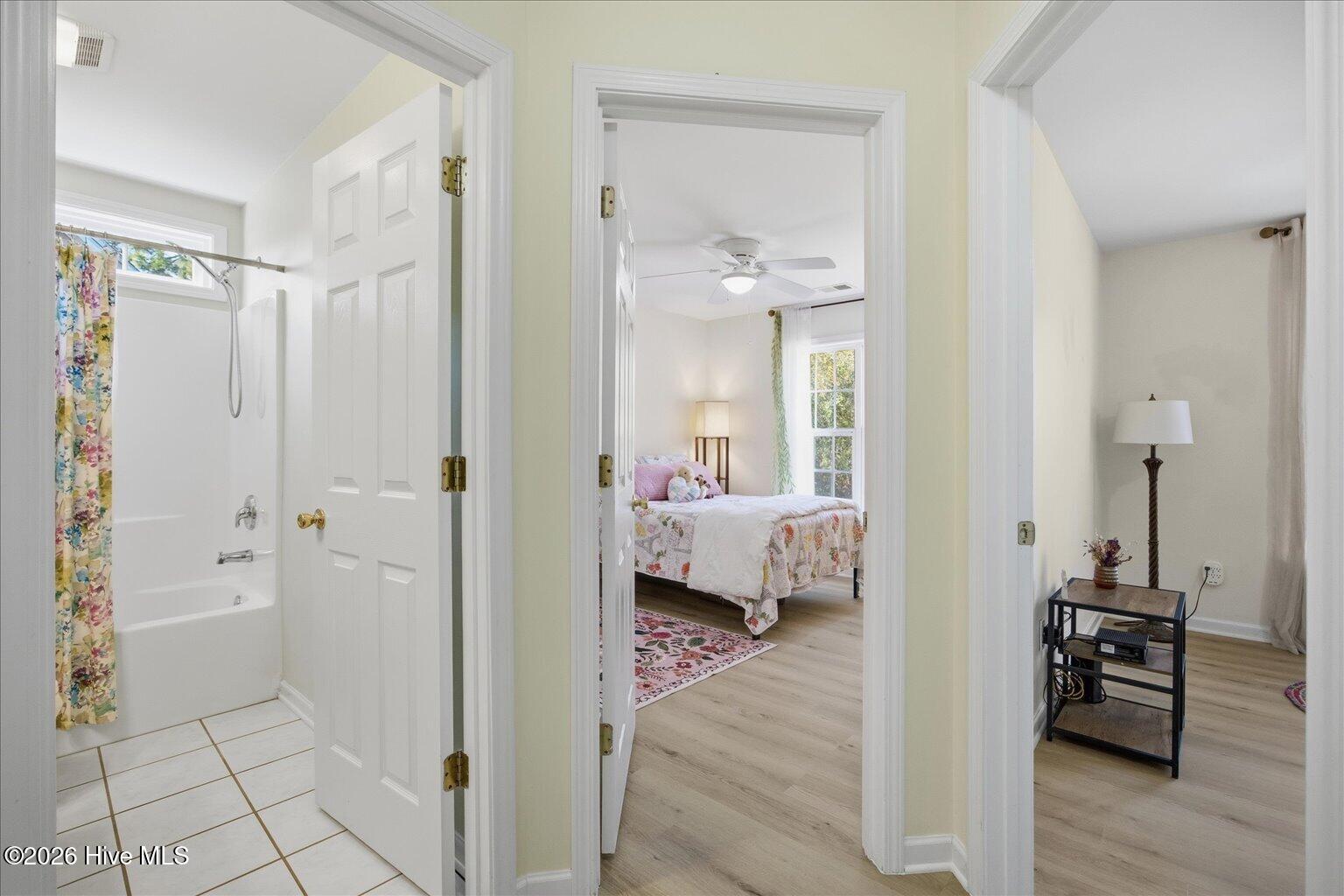 100558817 | Photo 35