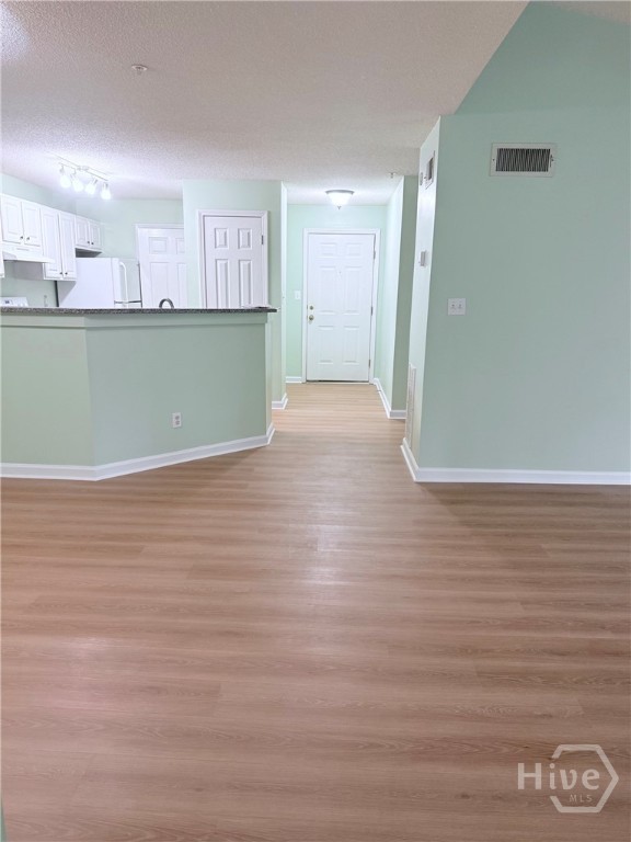 Listing Photo 4 - Condo for sale in building located at 3307 Walden Park Dr, Savannah, GA 31410
