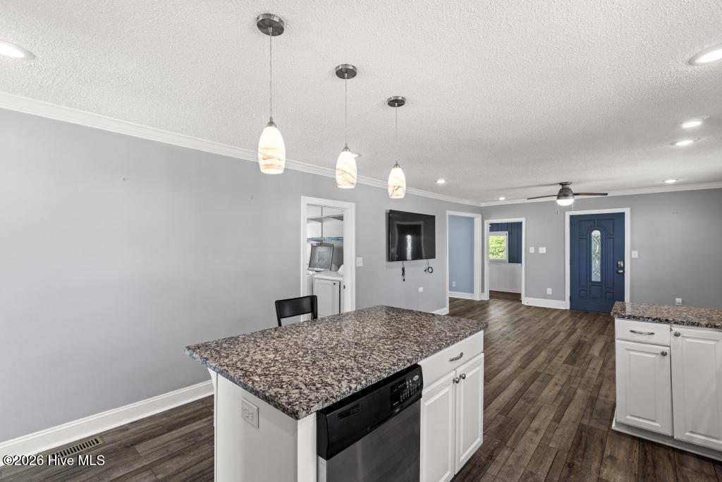 173 Salter Drive,Newport