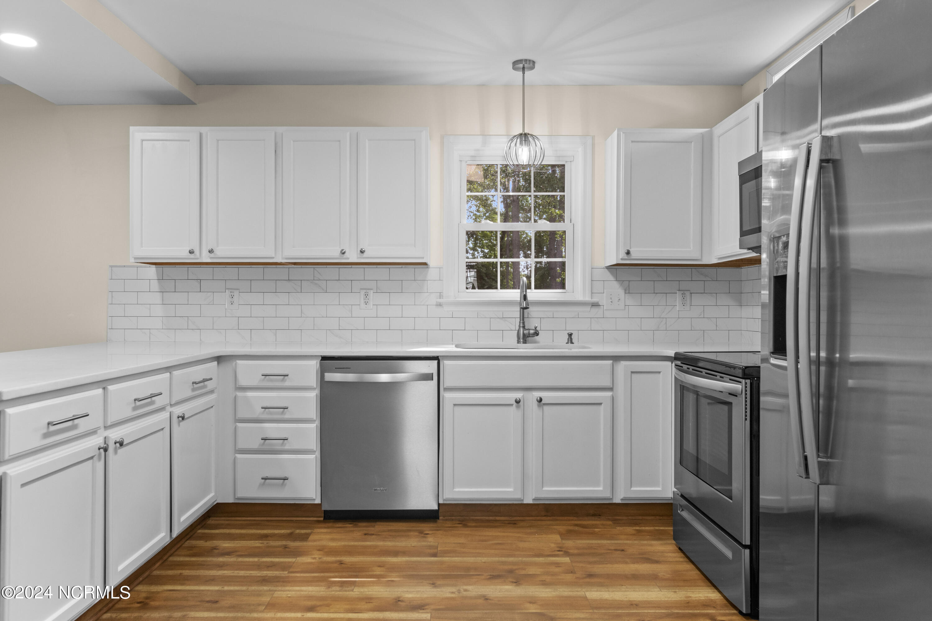 100529706 | Photo 13