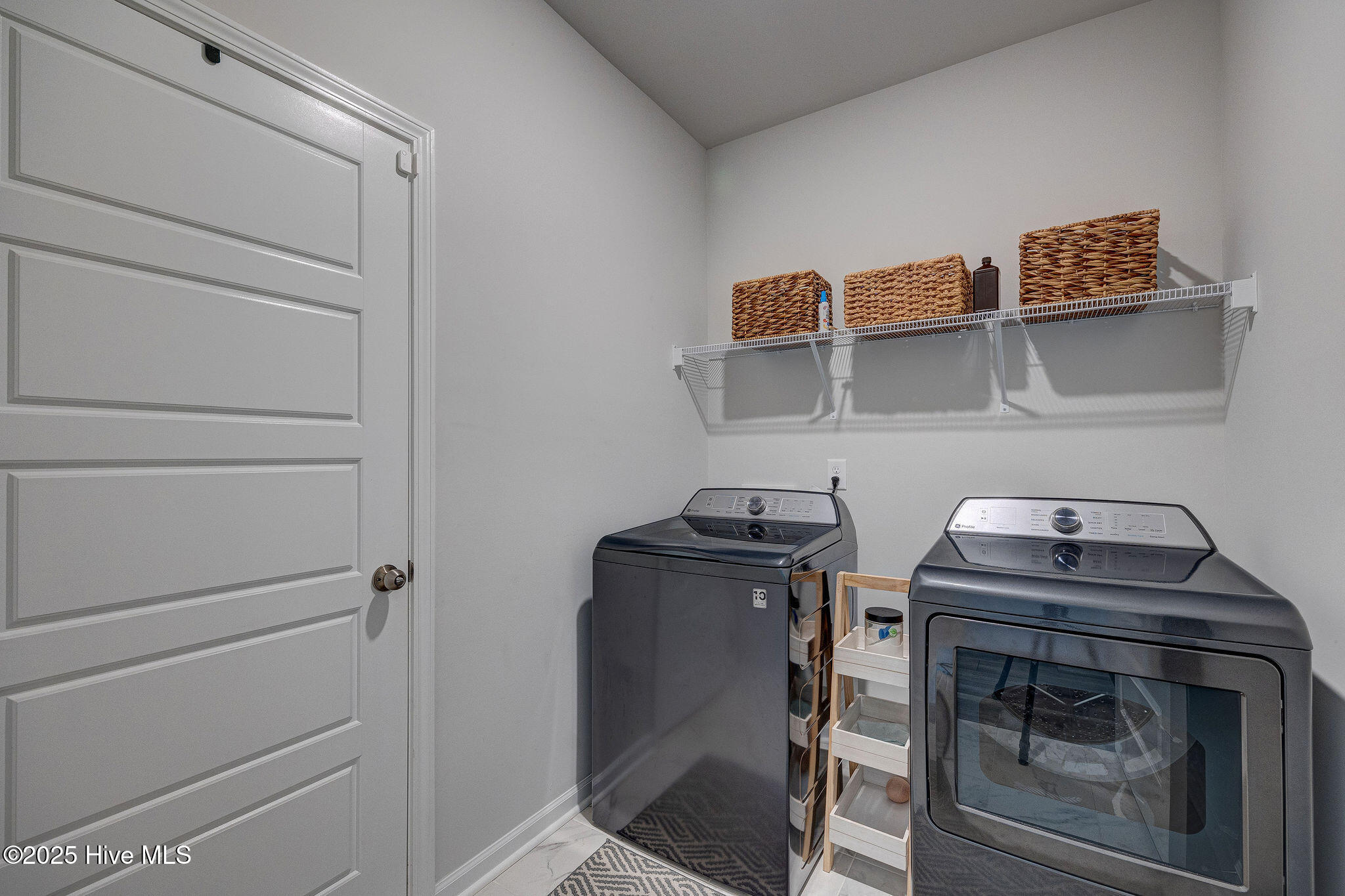 100506096 | Photo 34