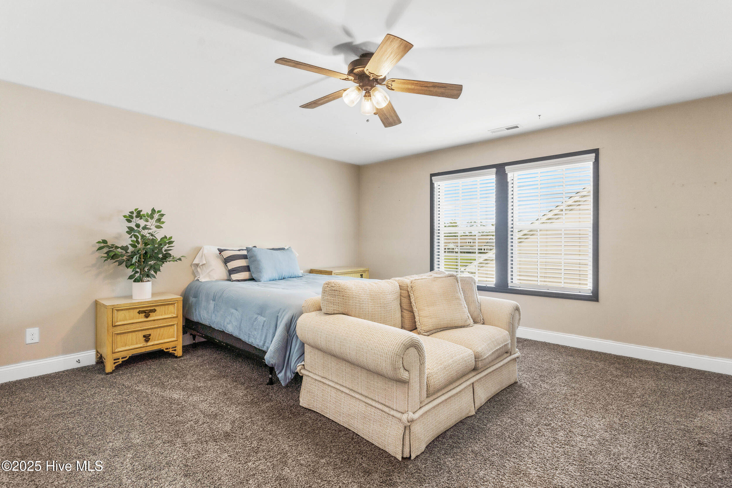 100513907 | Photo 28