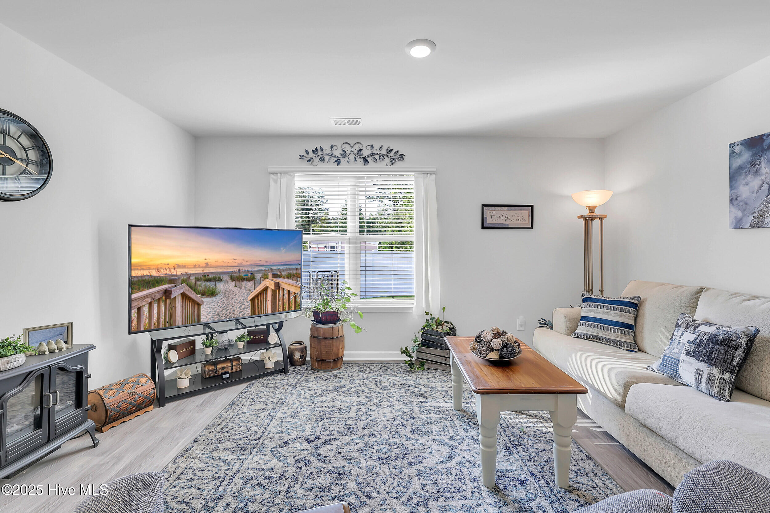 100515916 | Photo 21