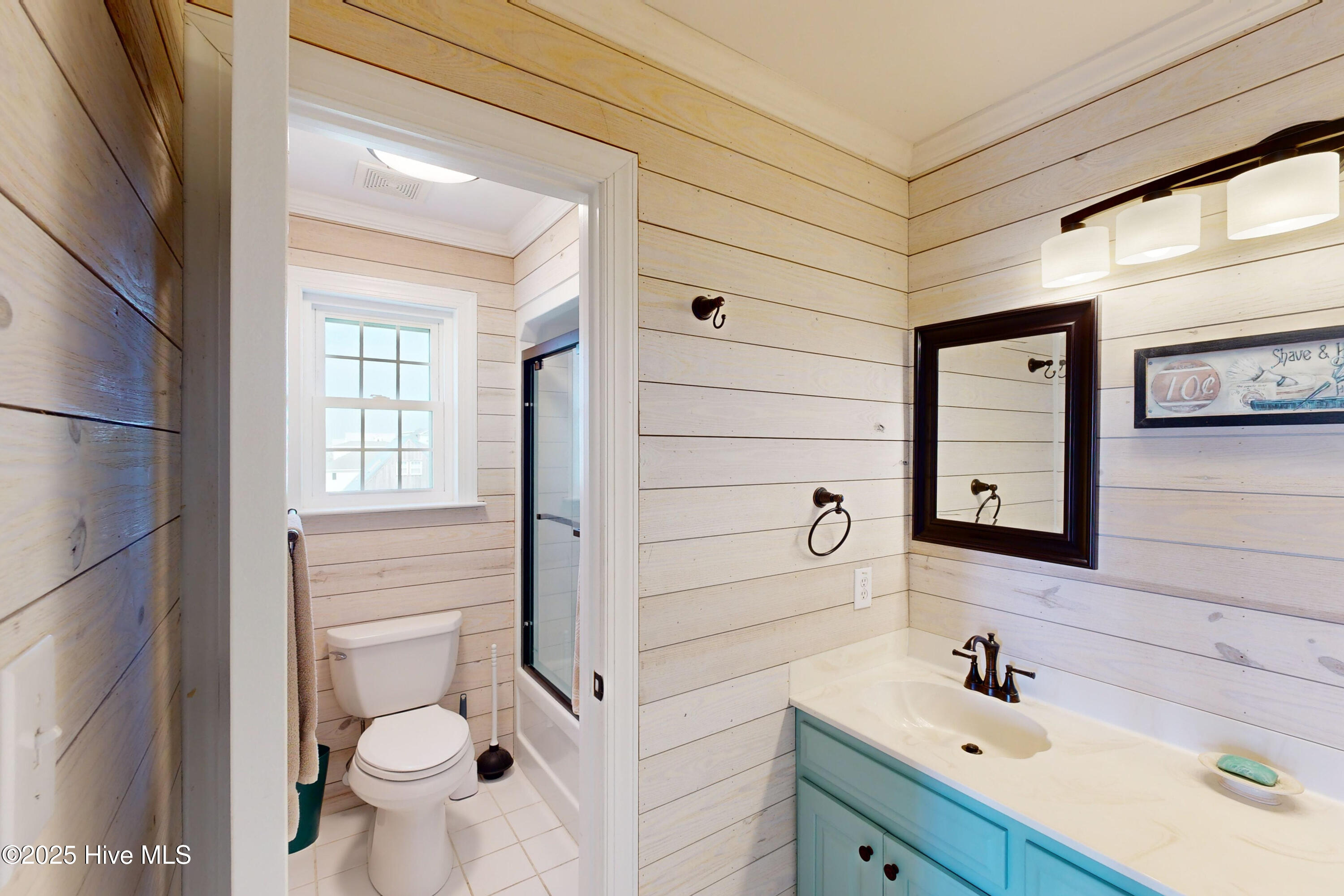 100510837 | Photo 47